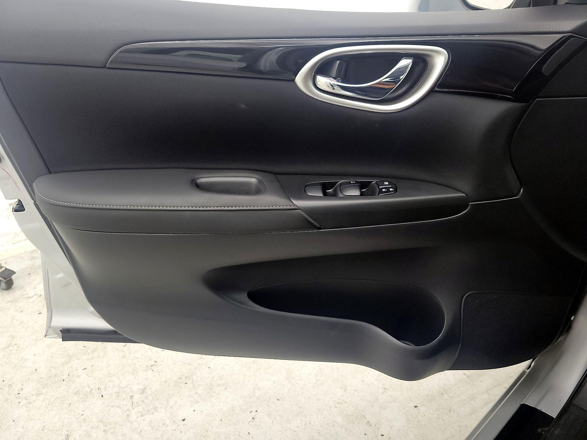 Thumbnail: 2019 Nissan Sentra - 12