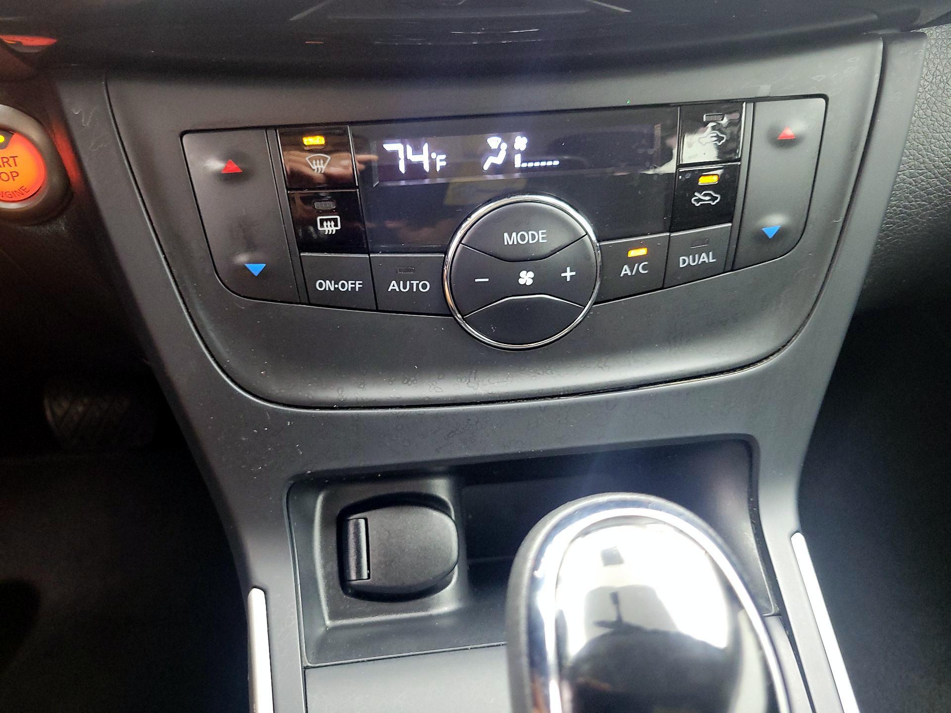 Thumbnail: 2019 Nissan Sentra - 16