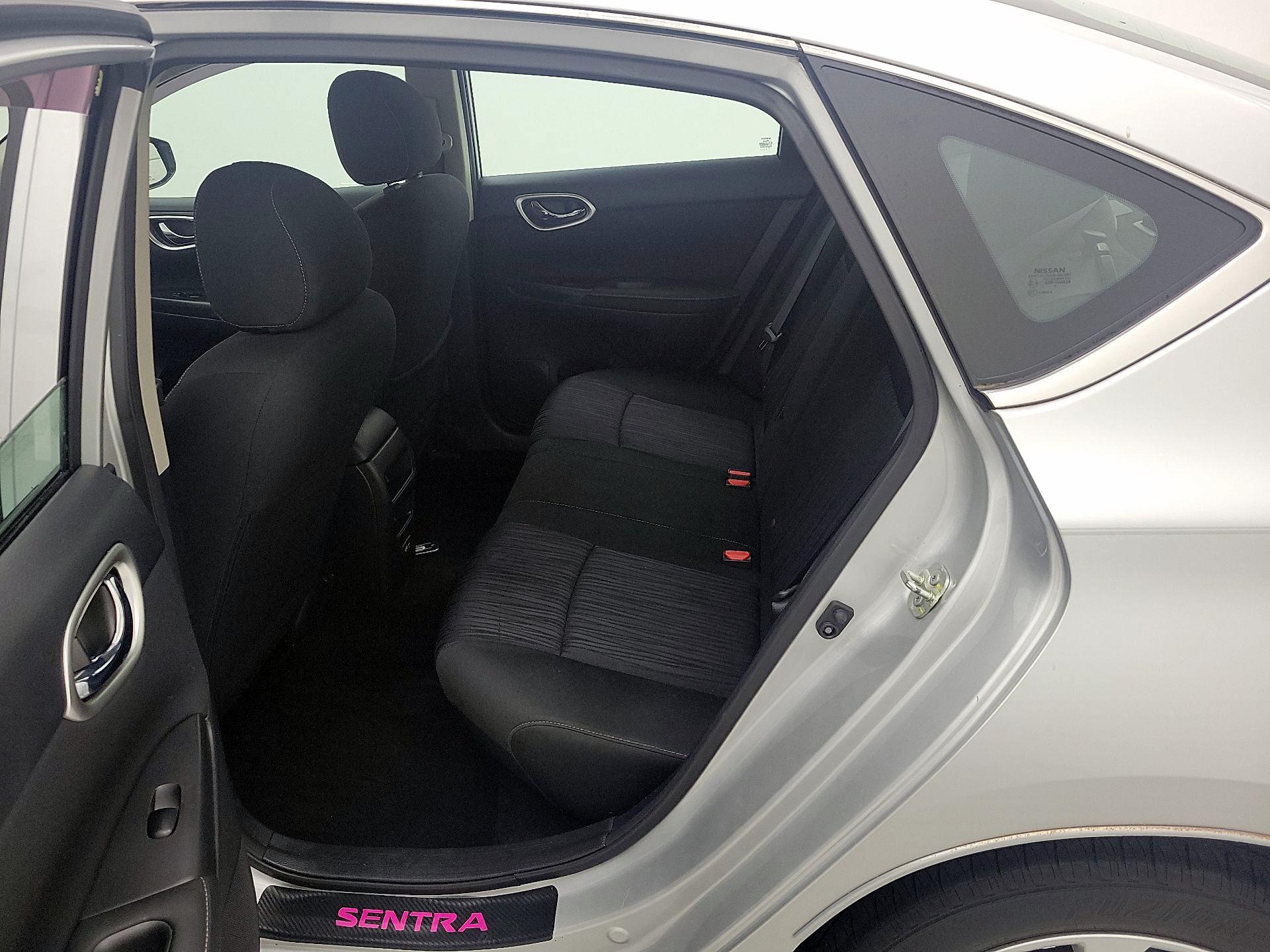 Thumbnail: 2019 Nissan Sentra - 19