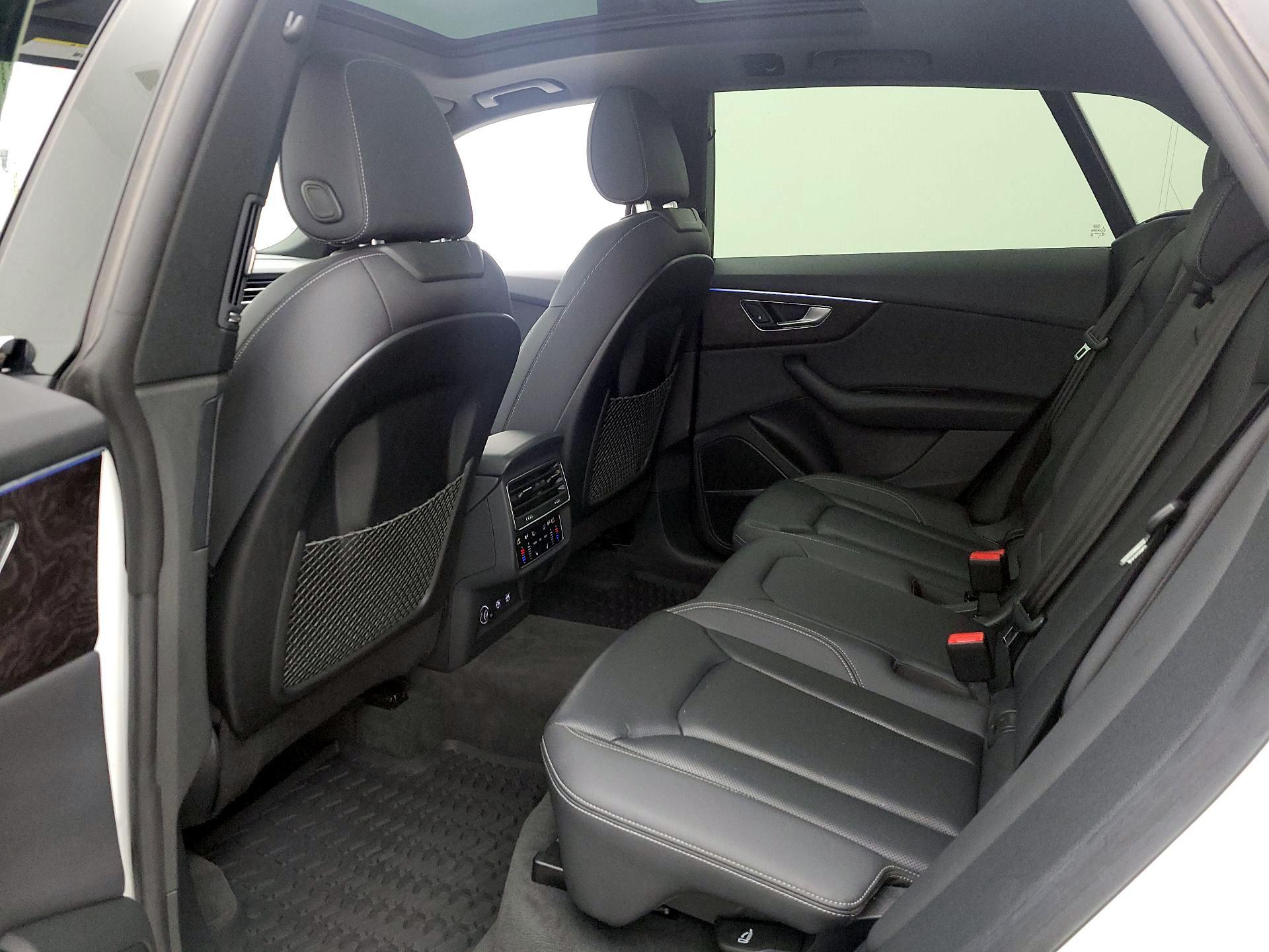 Thumbnail: 2019 Audi Q8 - 19