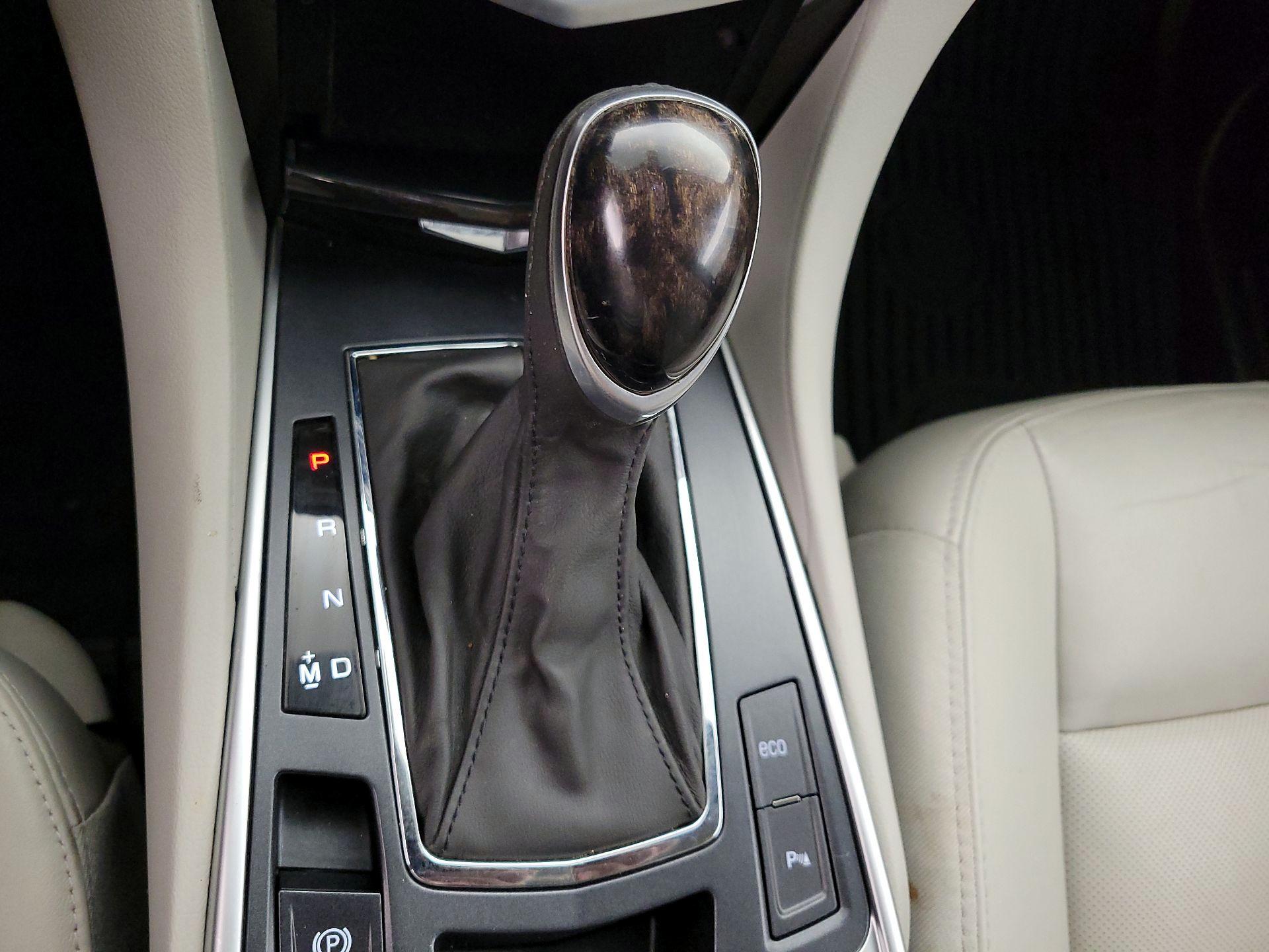 Thumbnail: 2015 Cadillac SRX - 17