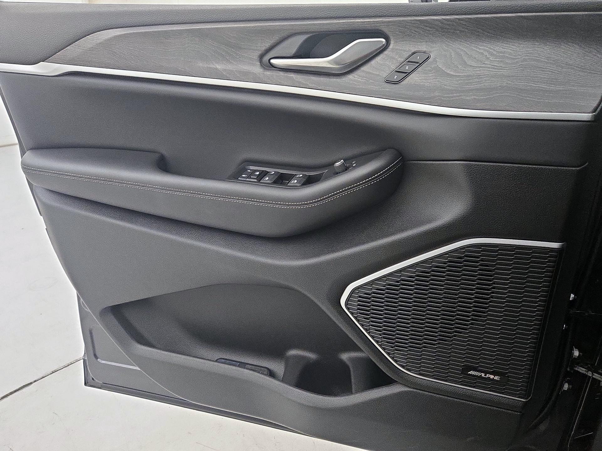 Thumbnail: 2024 Jeep Grand Cherokee - 12