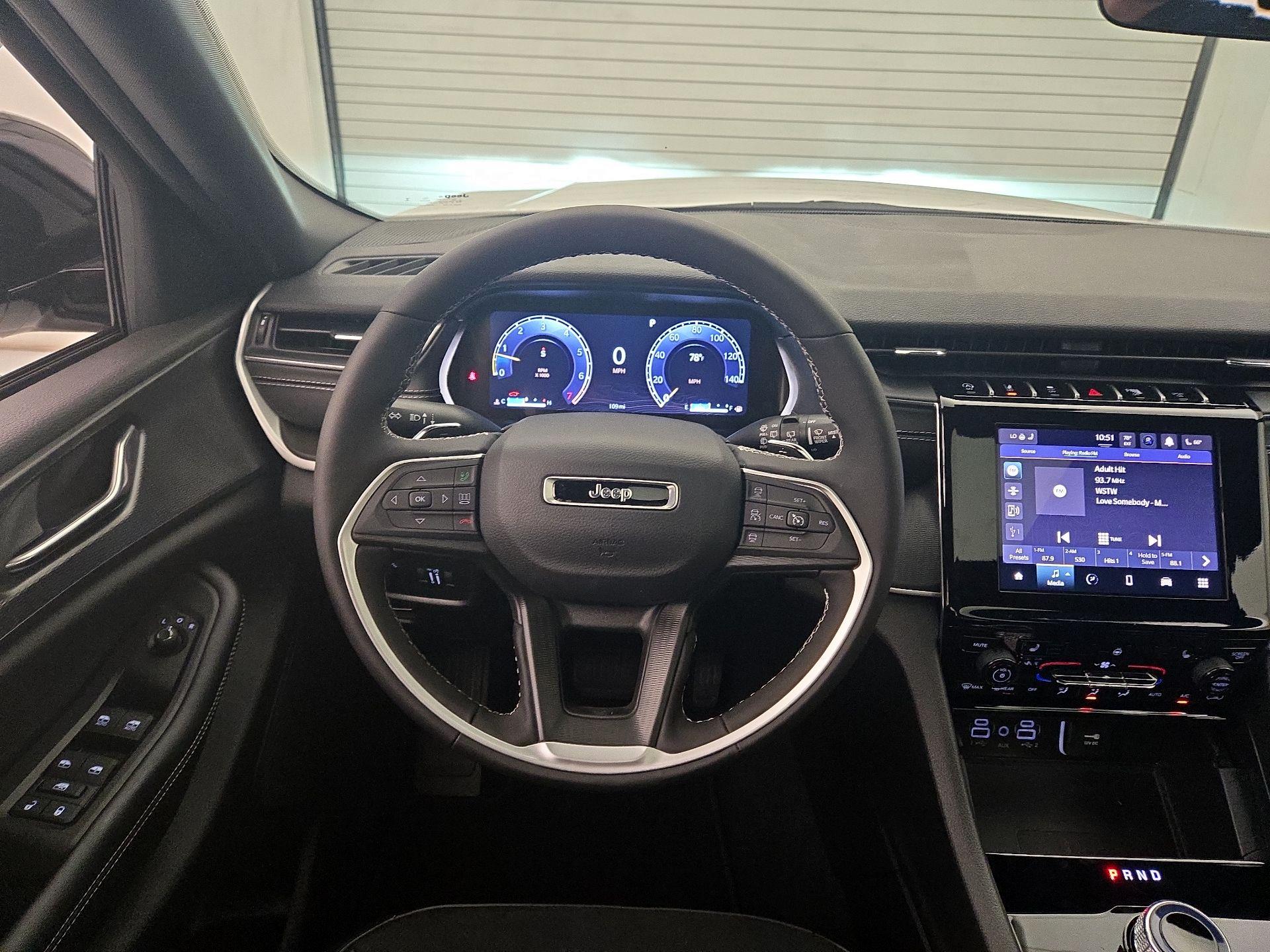Thumbnail: 2025 Jeep Grand Cherokee - 10