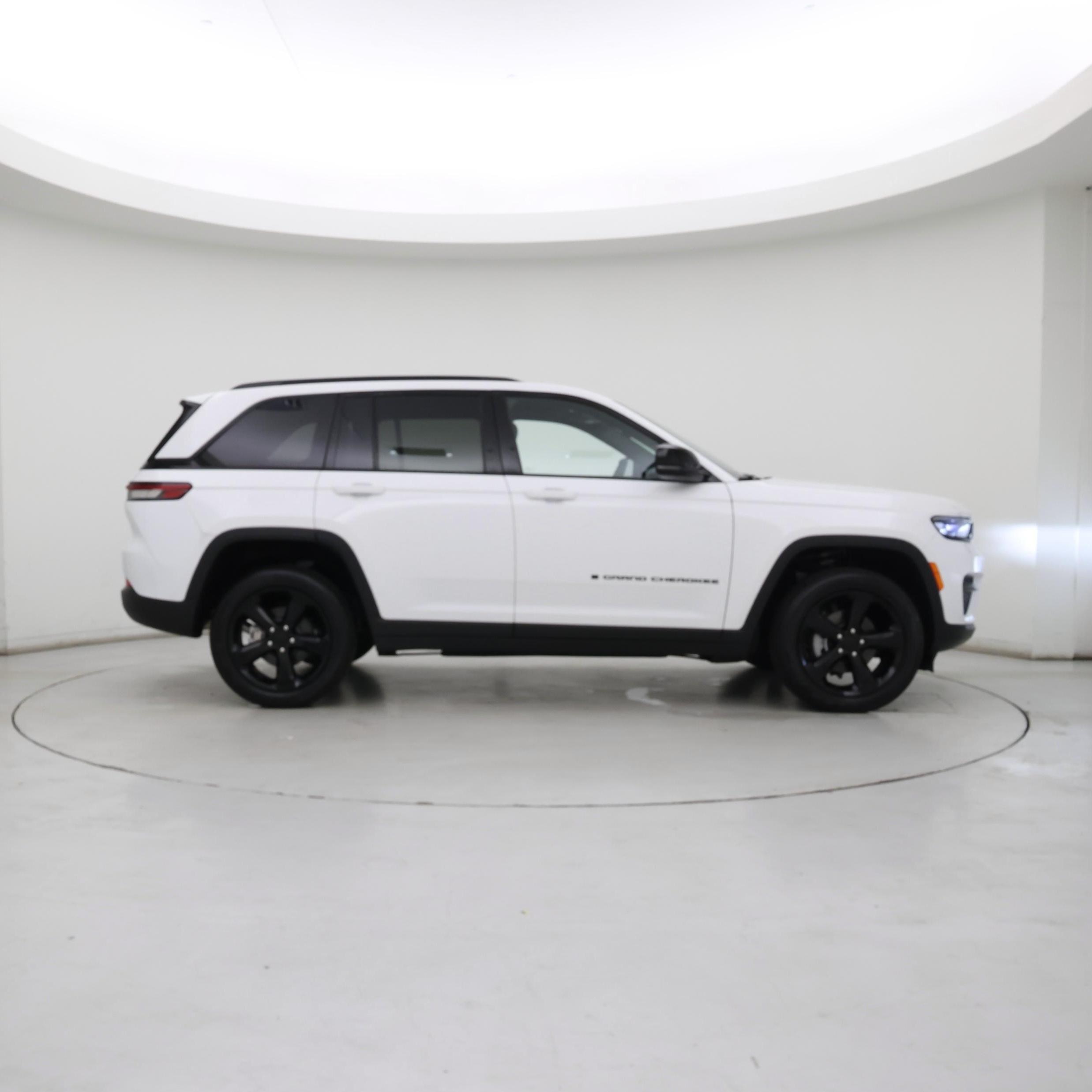 Thumbnail: 2025 Jeep Grand Cherokee - 7