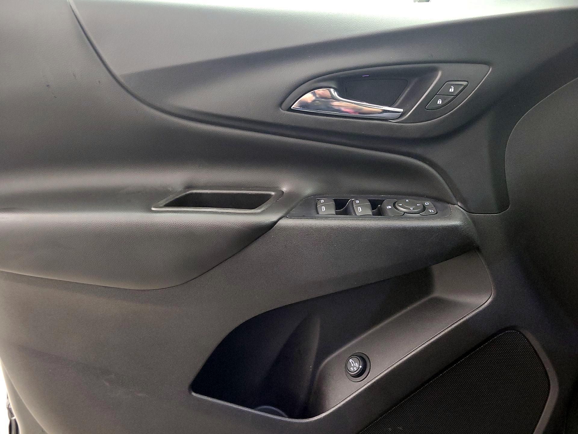 Thumbnail: 2018 Chevrolet Equinox - 12