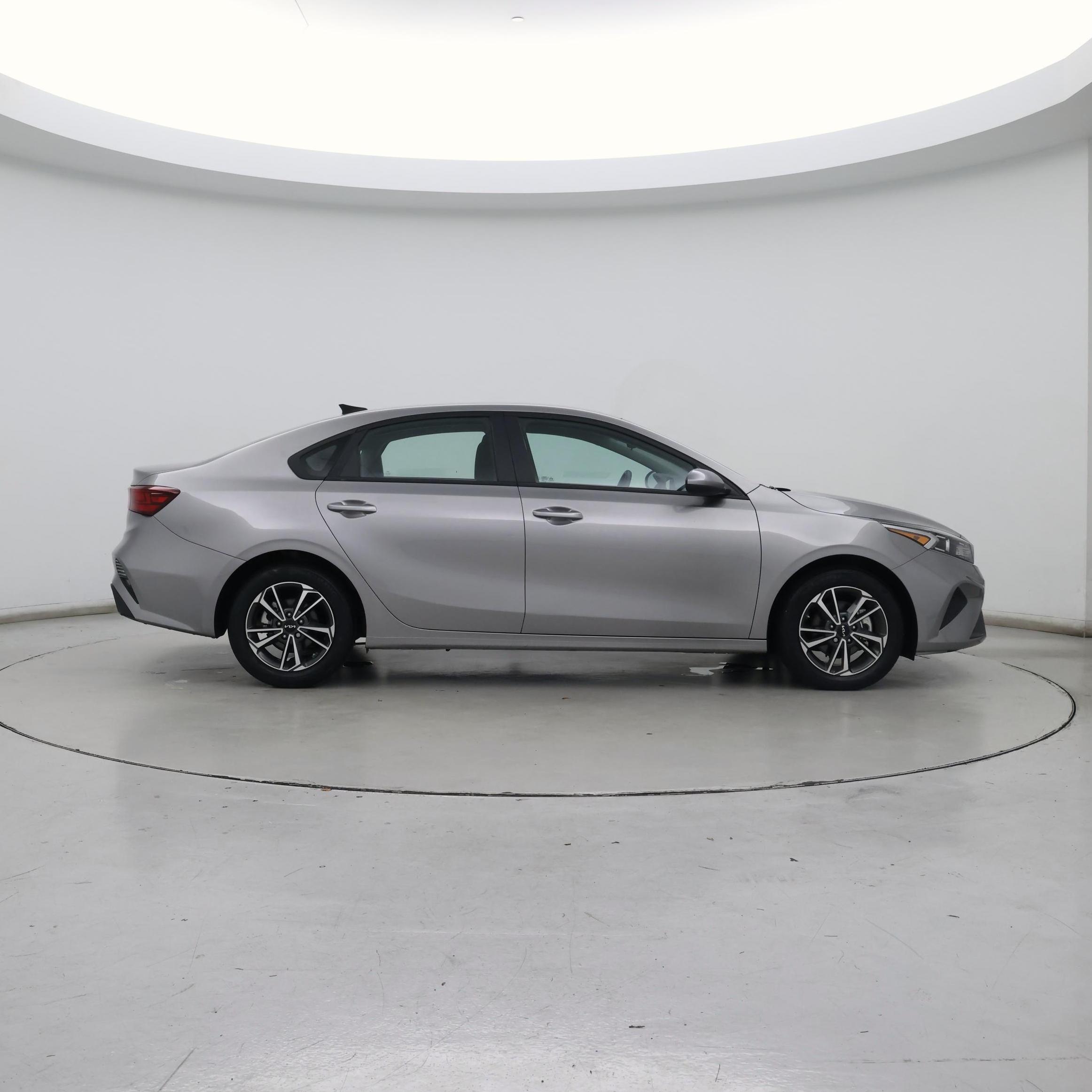 Thumbnail: 2023 Kia Forte - 7