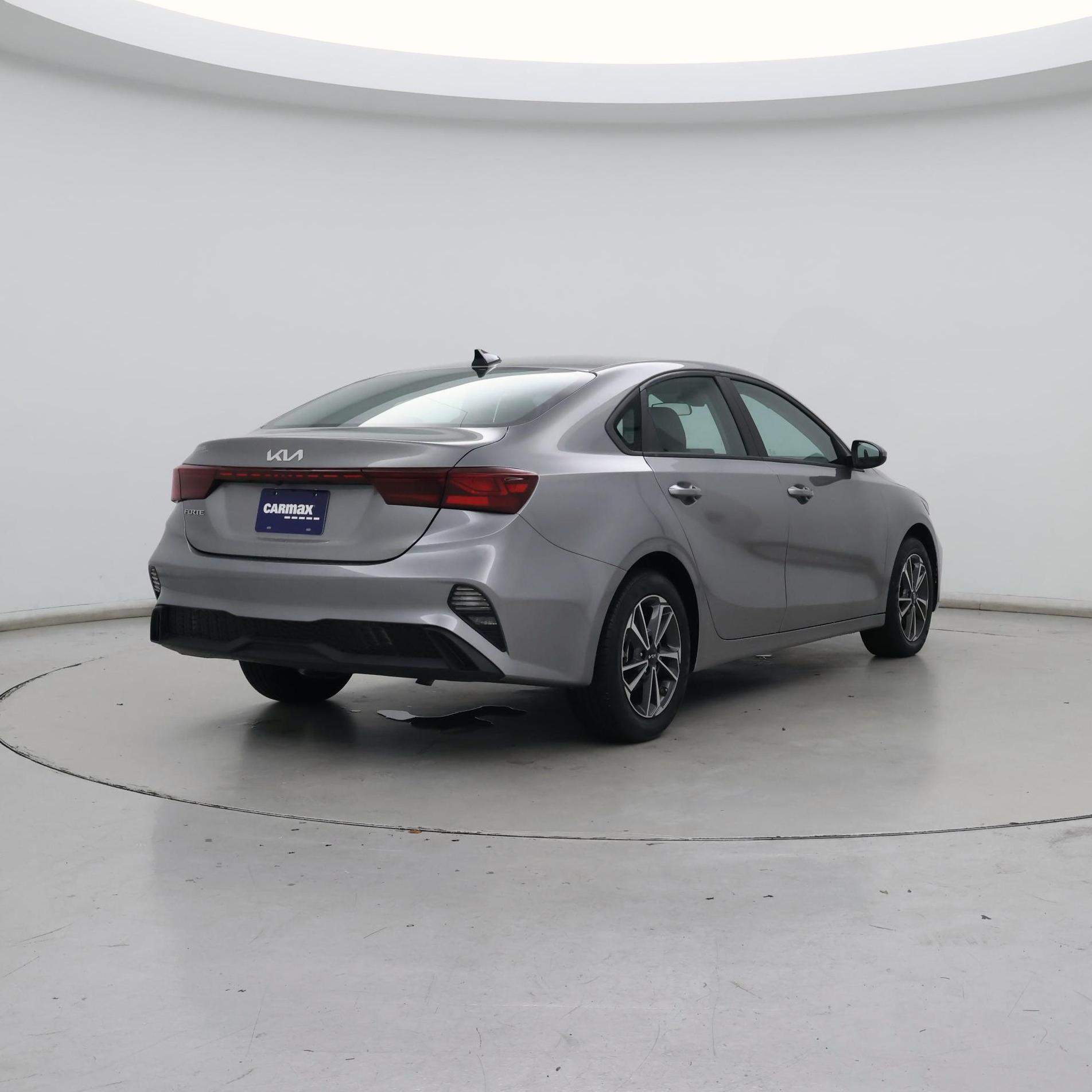 Thumbnail: 2023 Kia Forte - 8