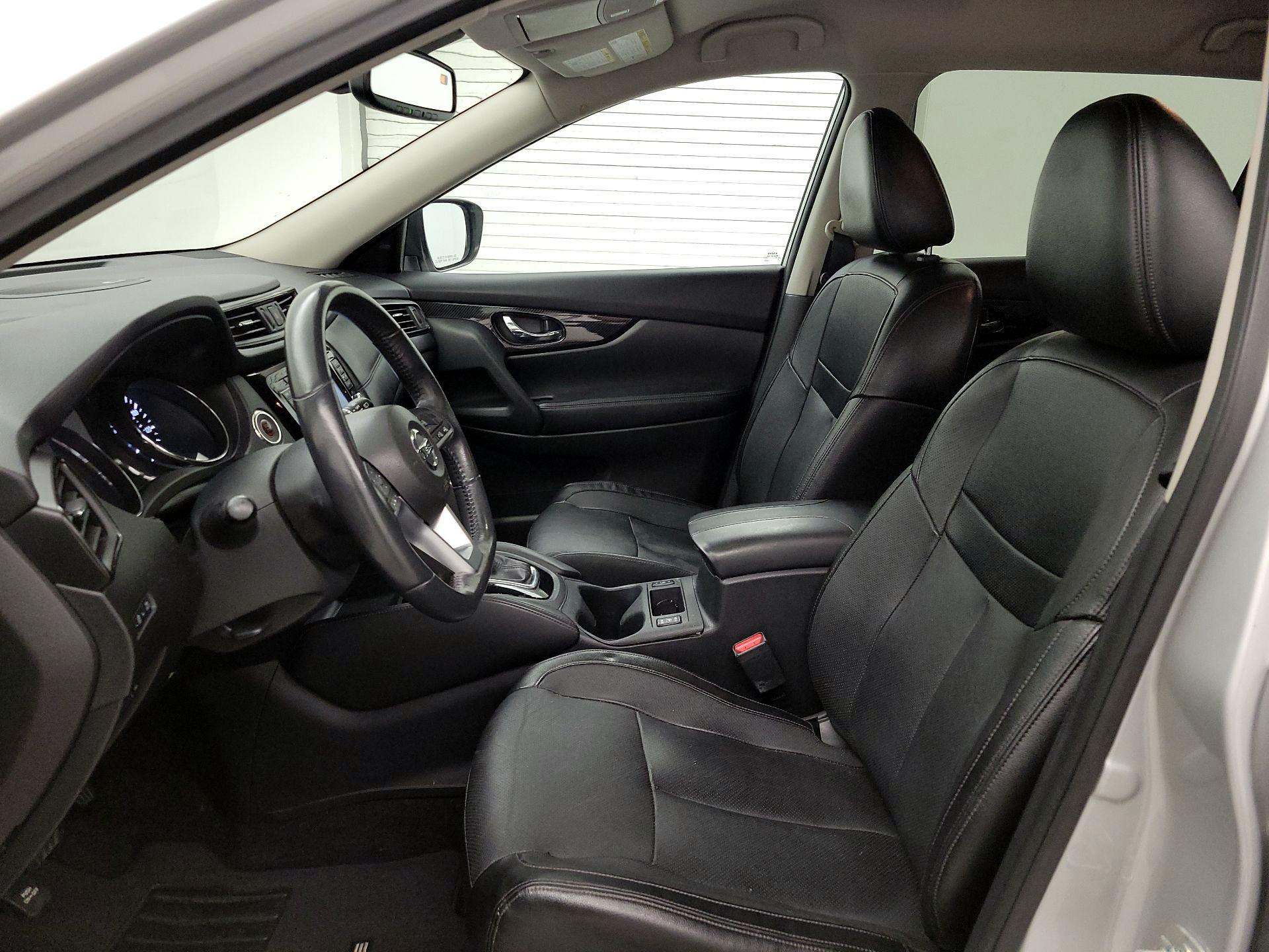 Thumbnail: 2017 Nissan Rogue - 11