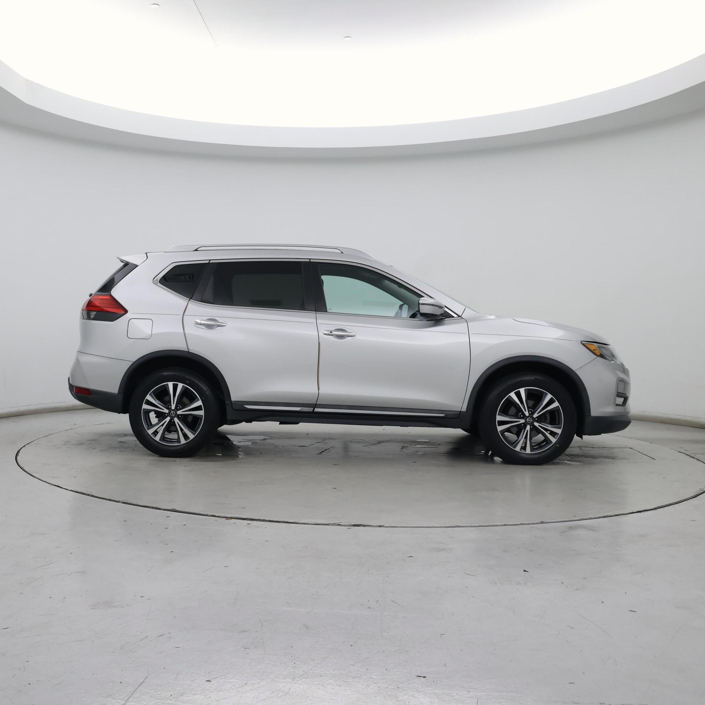 Thumbnail: 2017 Nissan Rogue - 7