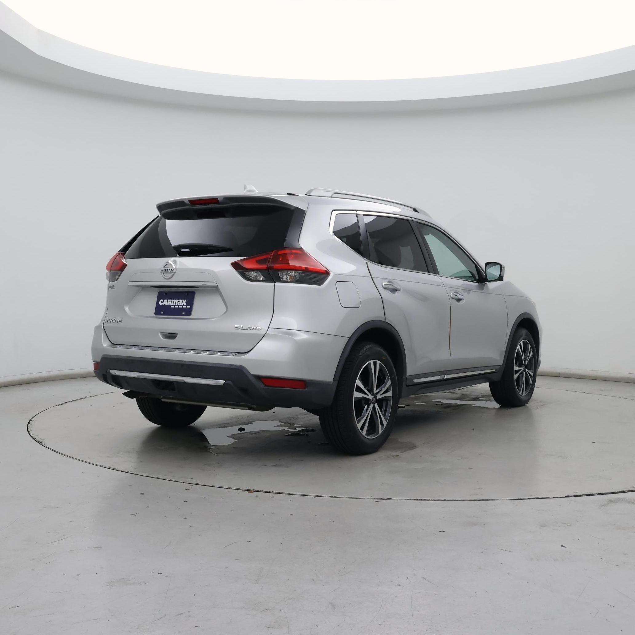 Thumbnail: 2017 Nissan Rogue - 8