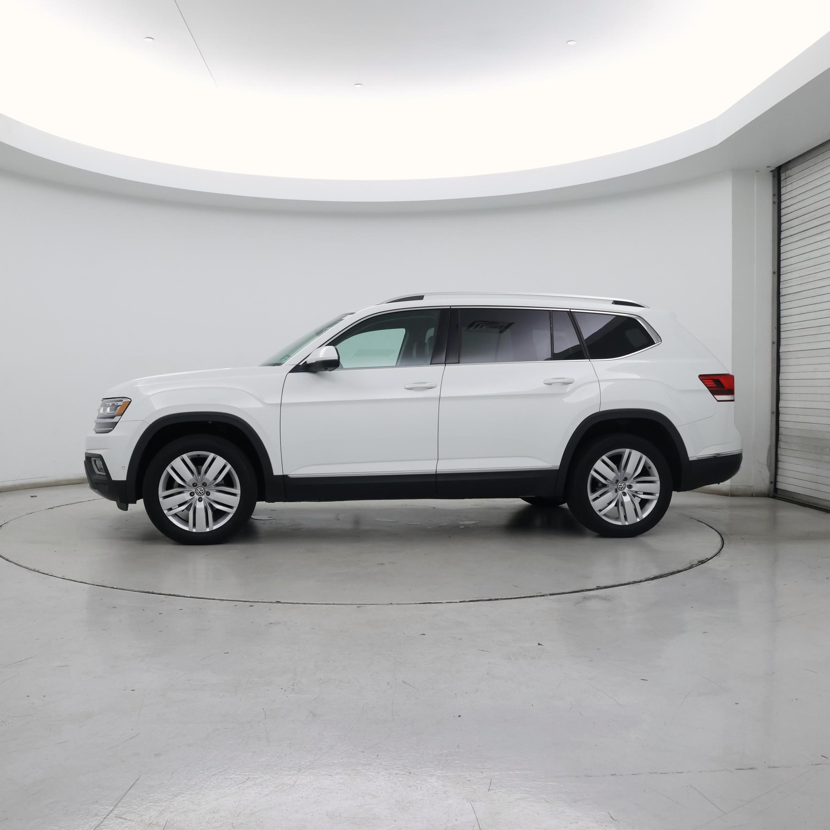 Thumbnail: 2018 Volkswagen Atlas - 3