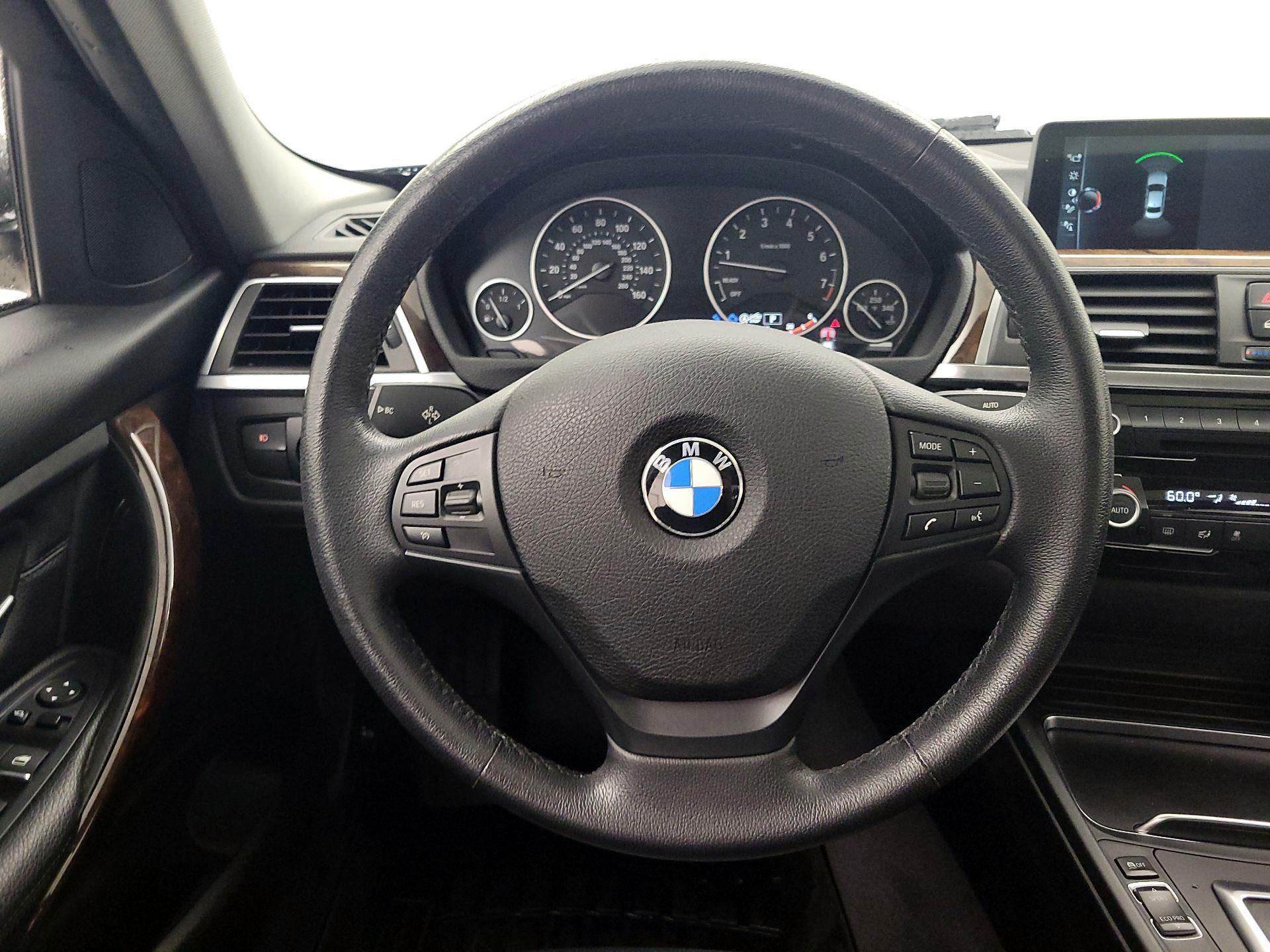 Thumbnail: 2017 BMW 3 Series - 10