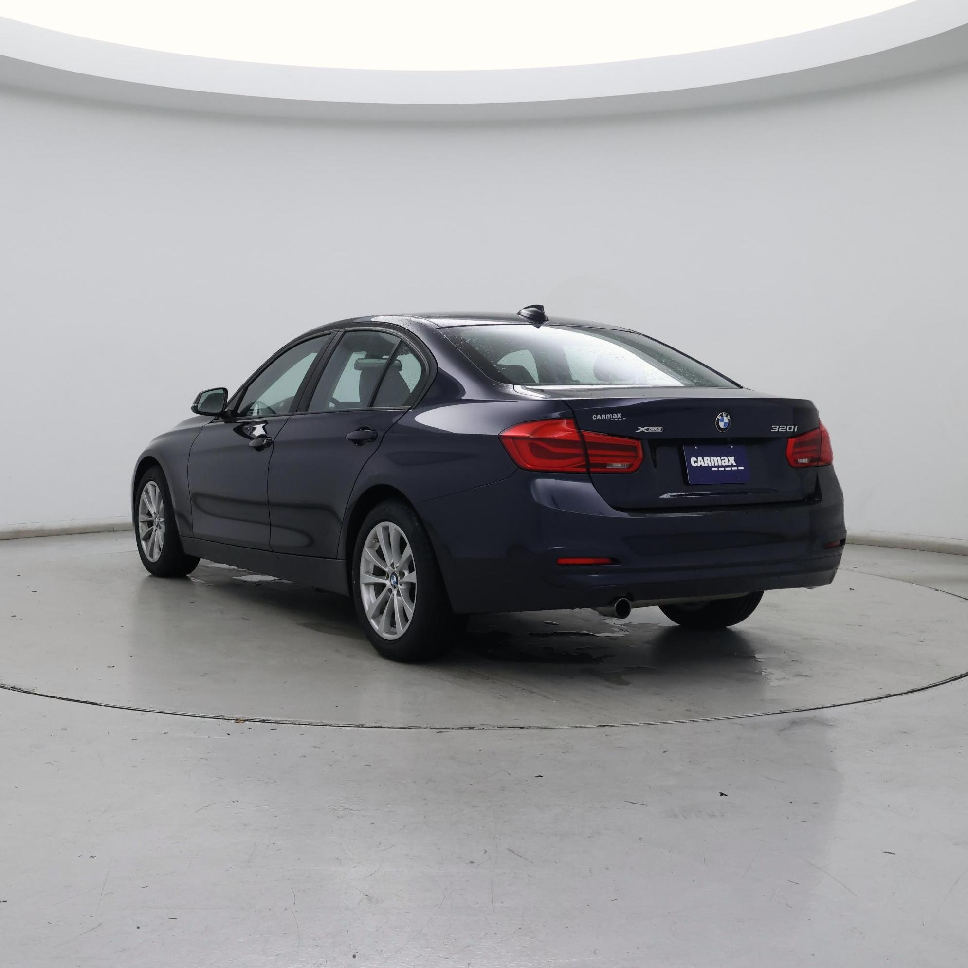 Thumbnail: 2017 BMW 3 Series - 2