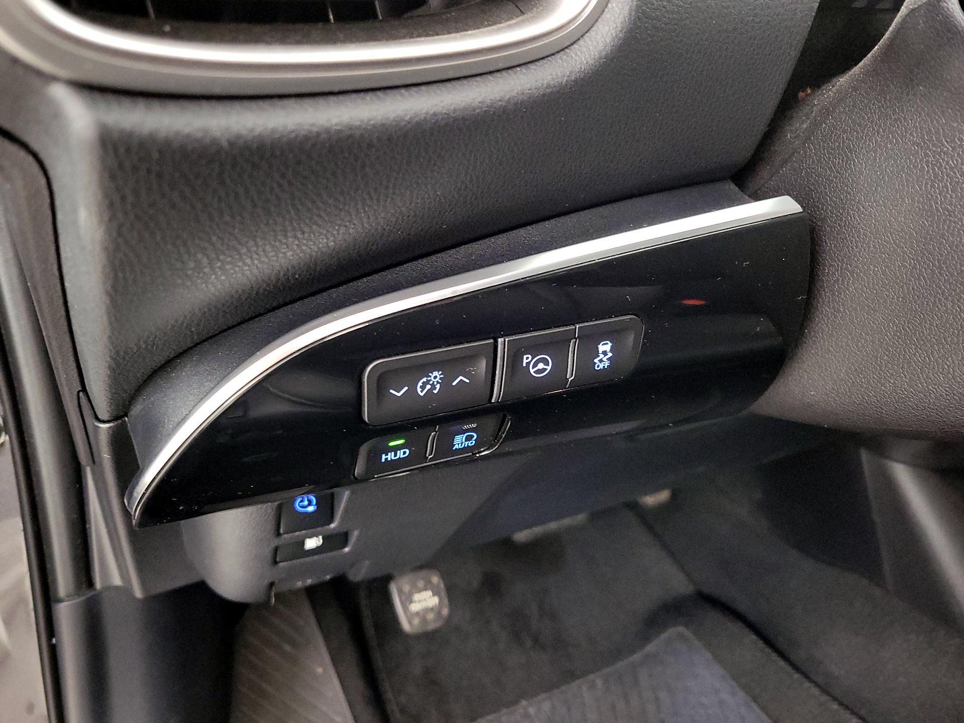 Thumbnail: 2020 Toyota Prius Prime - 13