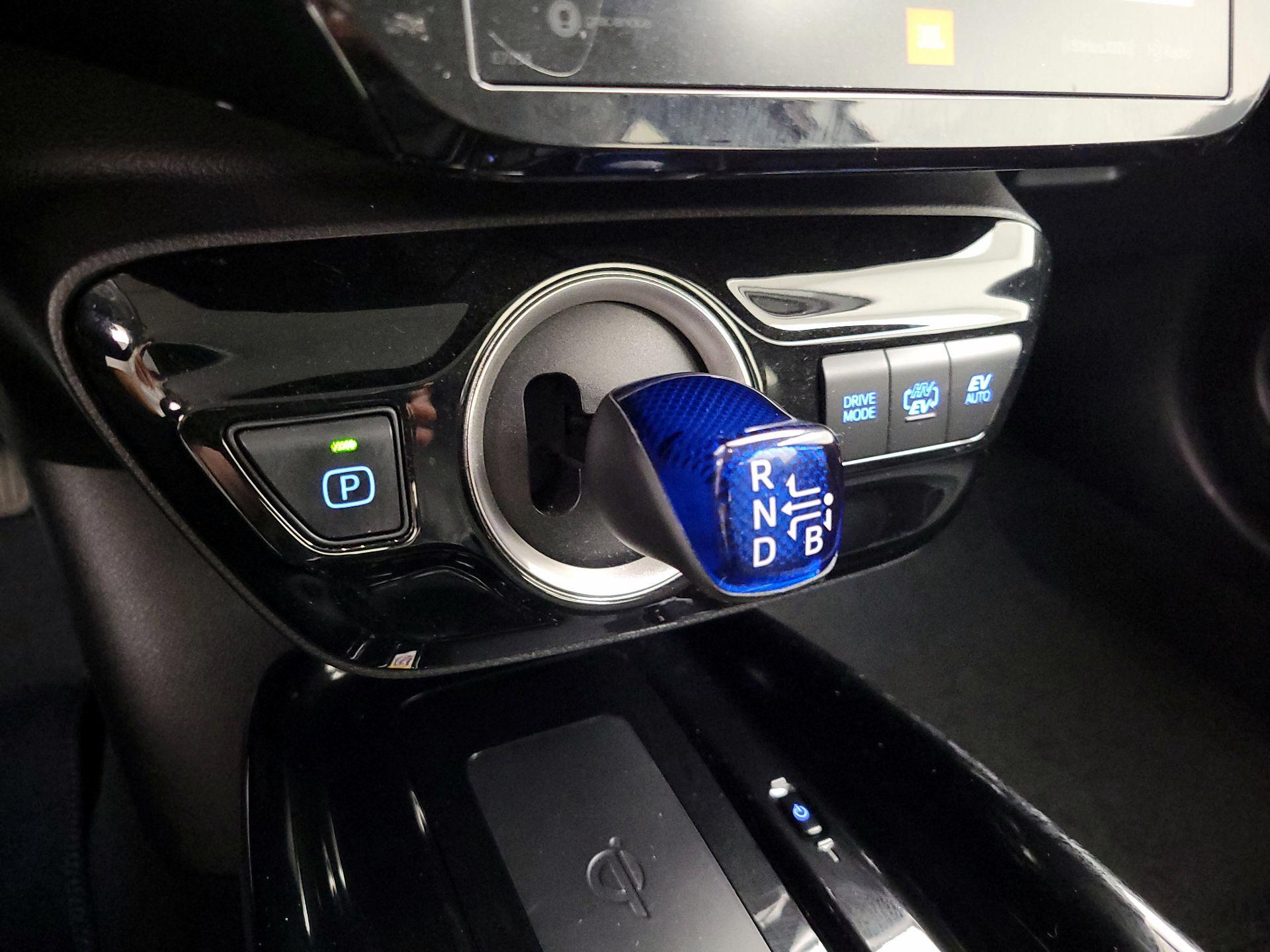 Thumbnail: 2020 Toyota Prius Prime - 18