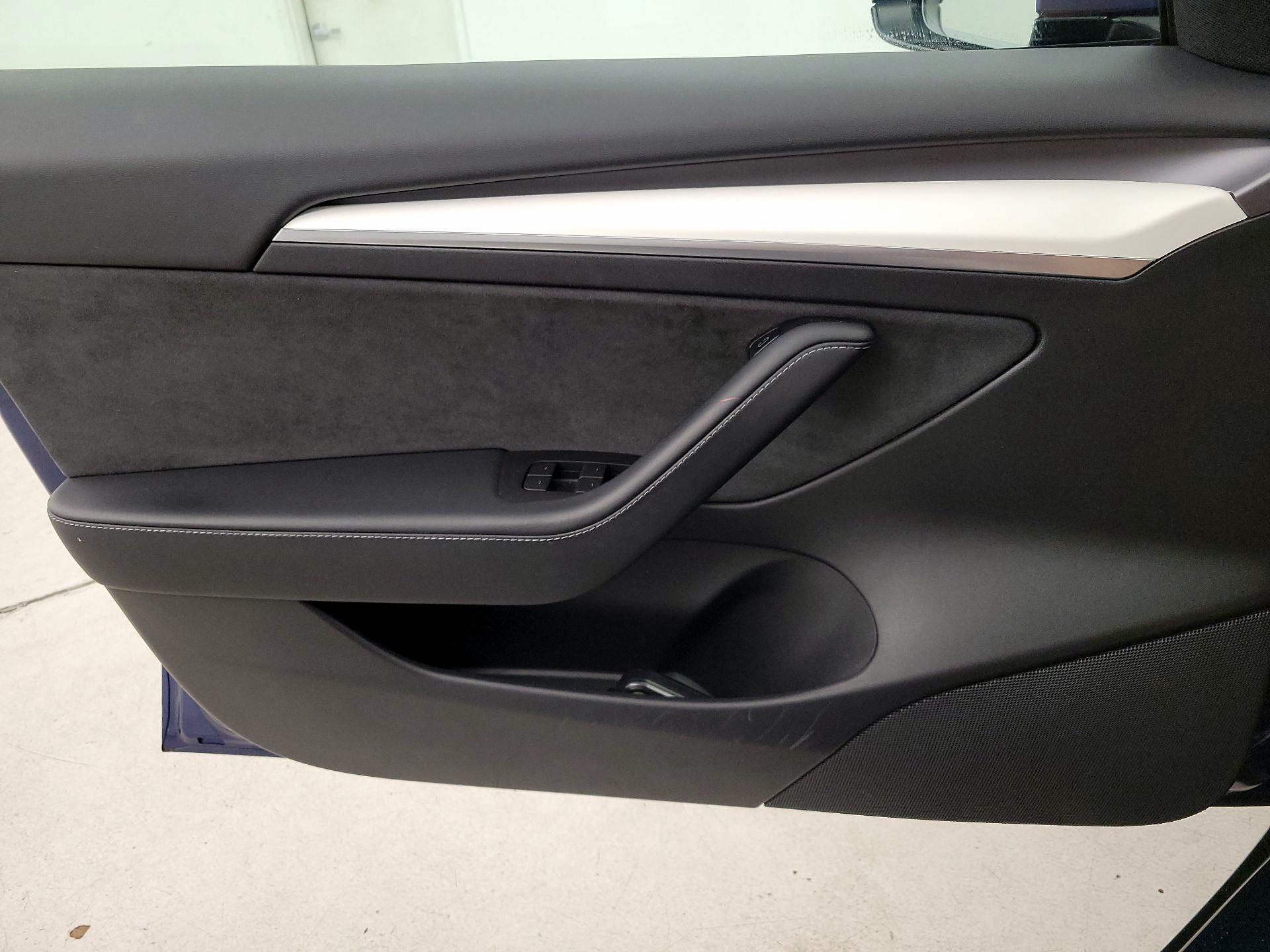 Thumbnail: 2021 Tesla Model 3 - 12