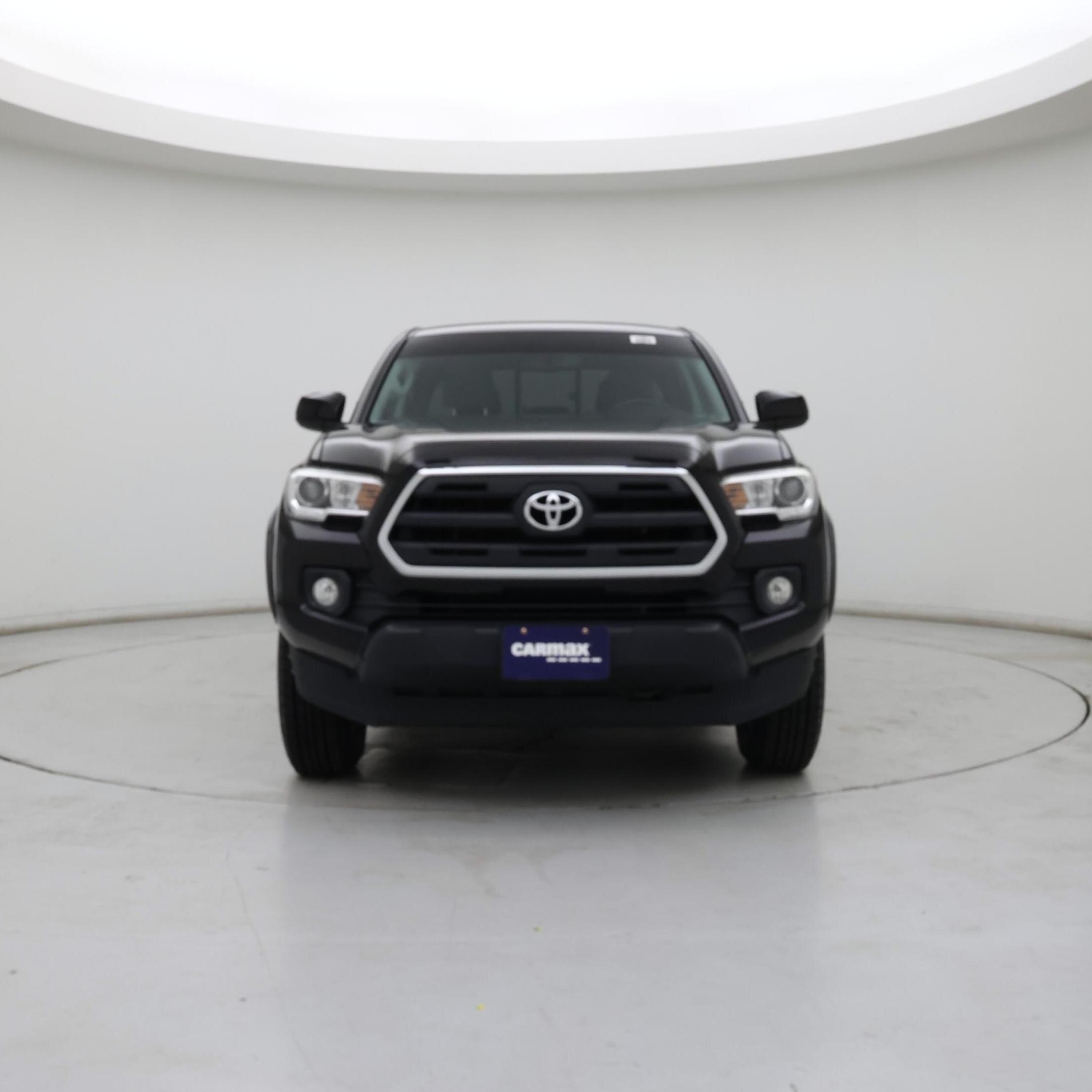 Thumbnail: 2017 Toyota Tacoma - 5