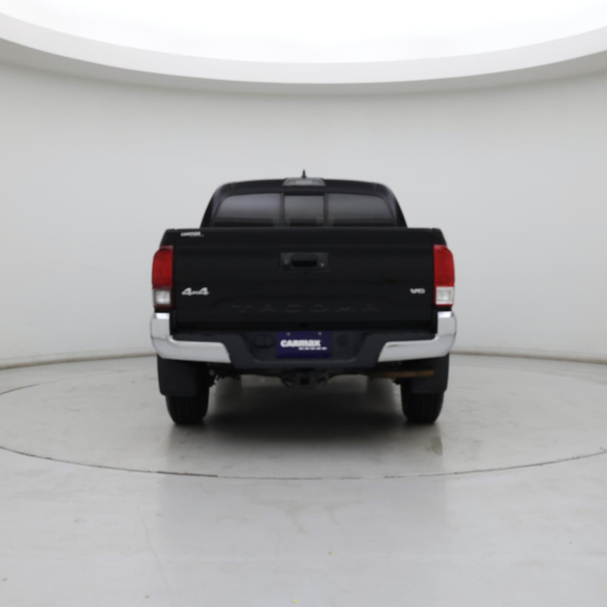 Thumbnail: 2017 Toyota Tacoma - 6