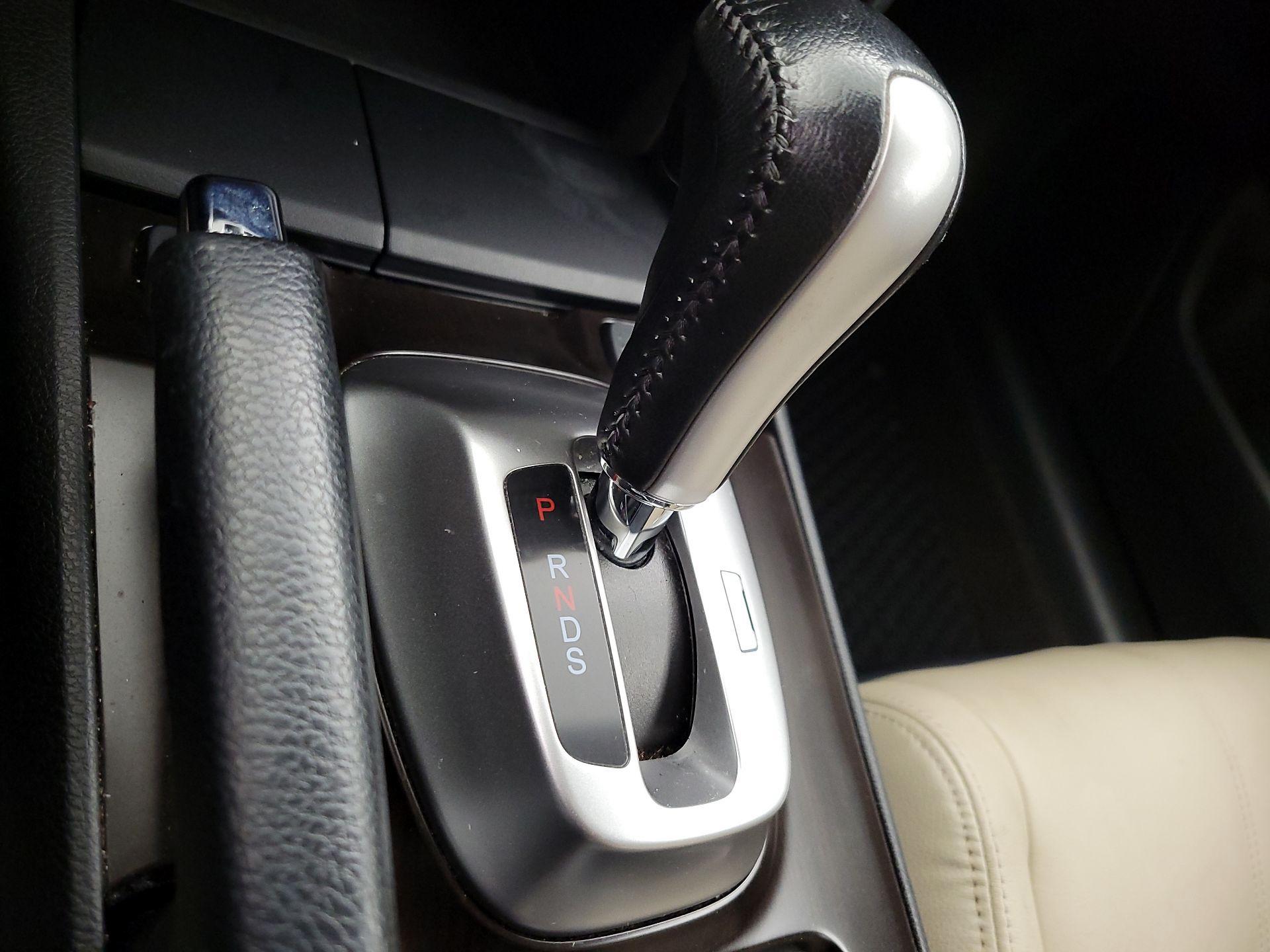 Thumbnail: 2014 Honda Accord Crosstour - 17