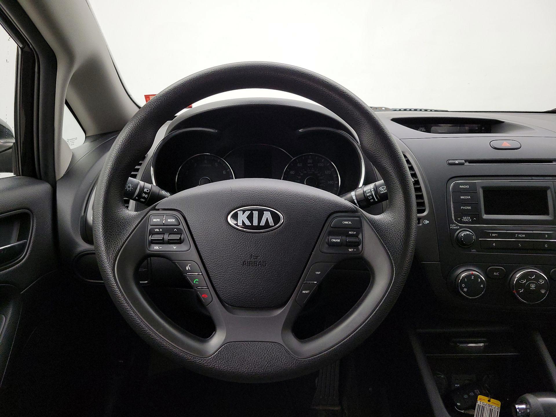 Thumbnail: 2015 Kia Forte - 10