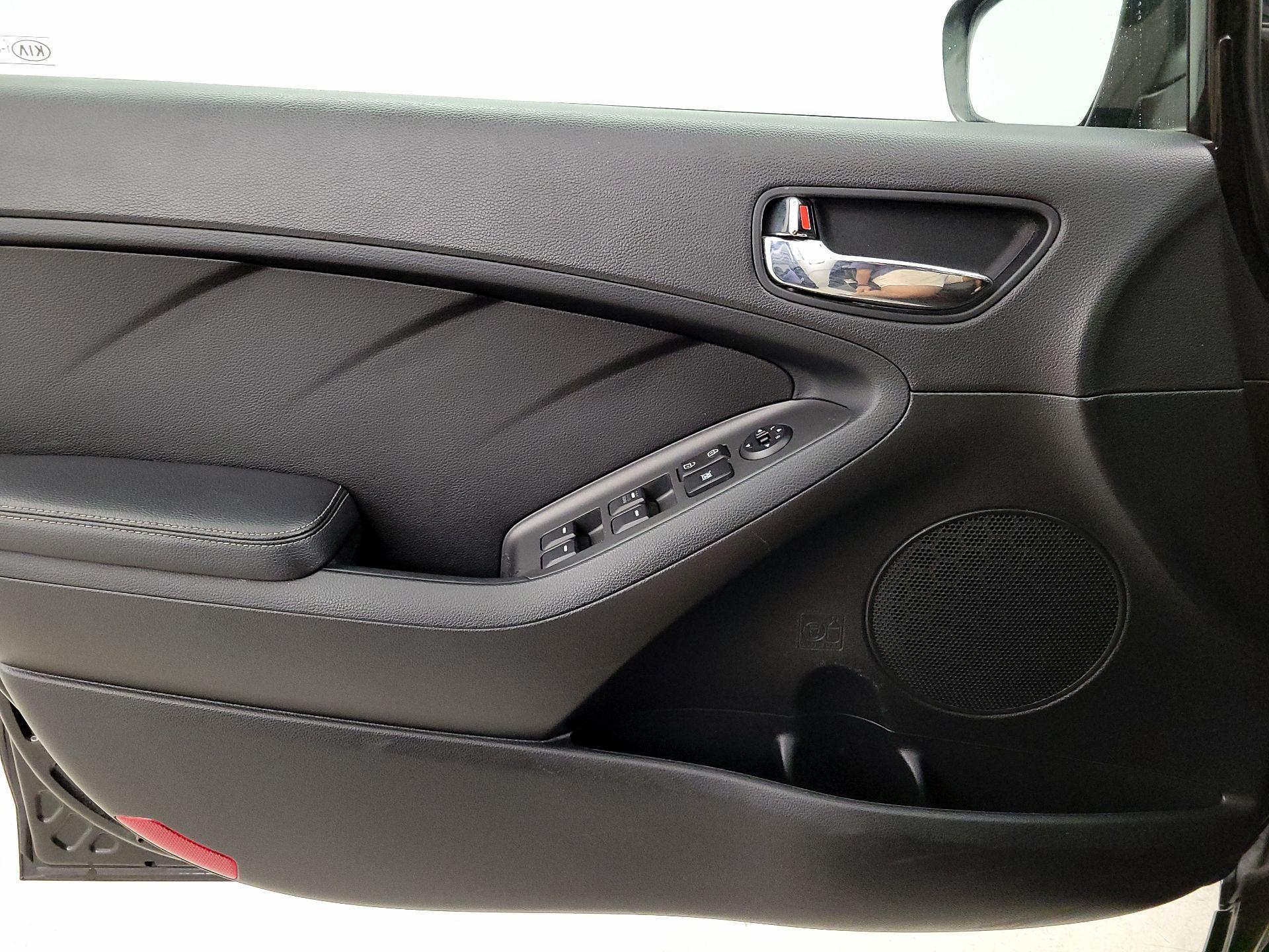 Thumbnail: 2015 Kia Forte - 12