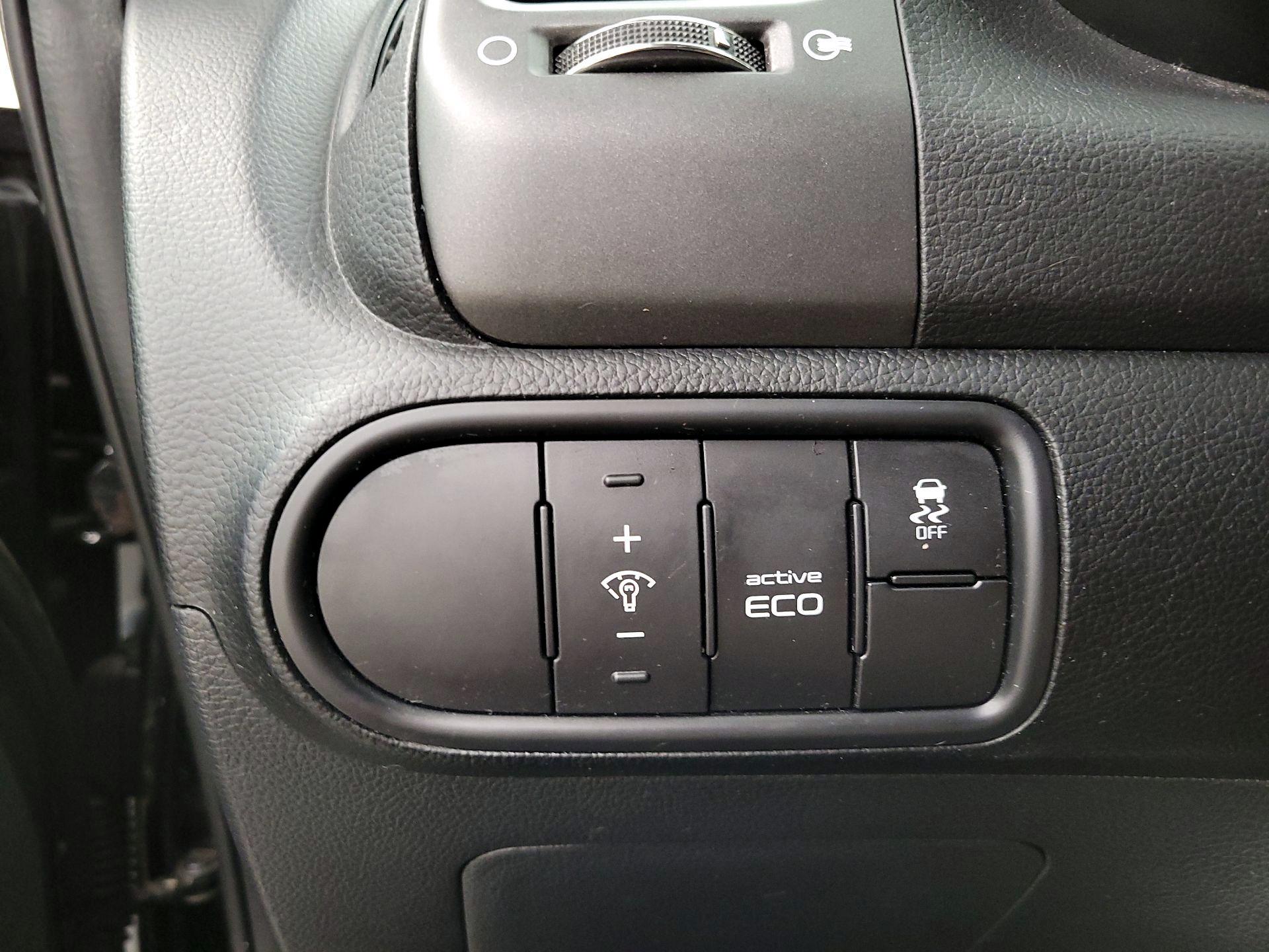Thumbnail: 2015 Kia Forte - 13
