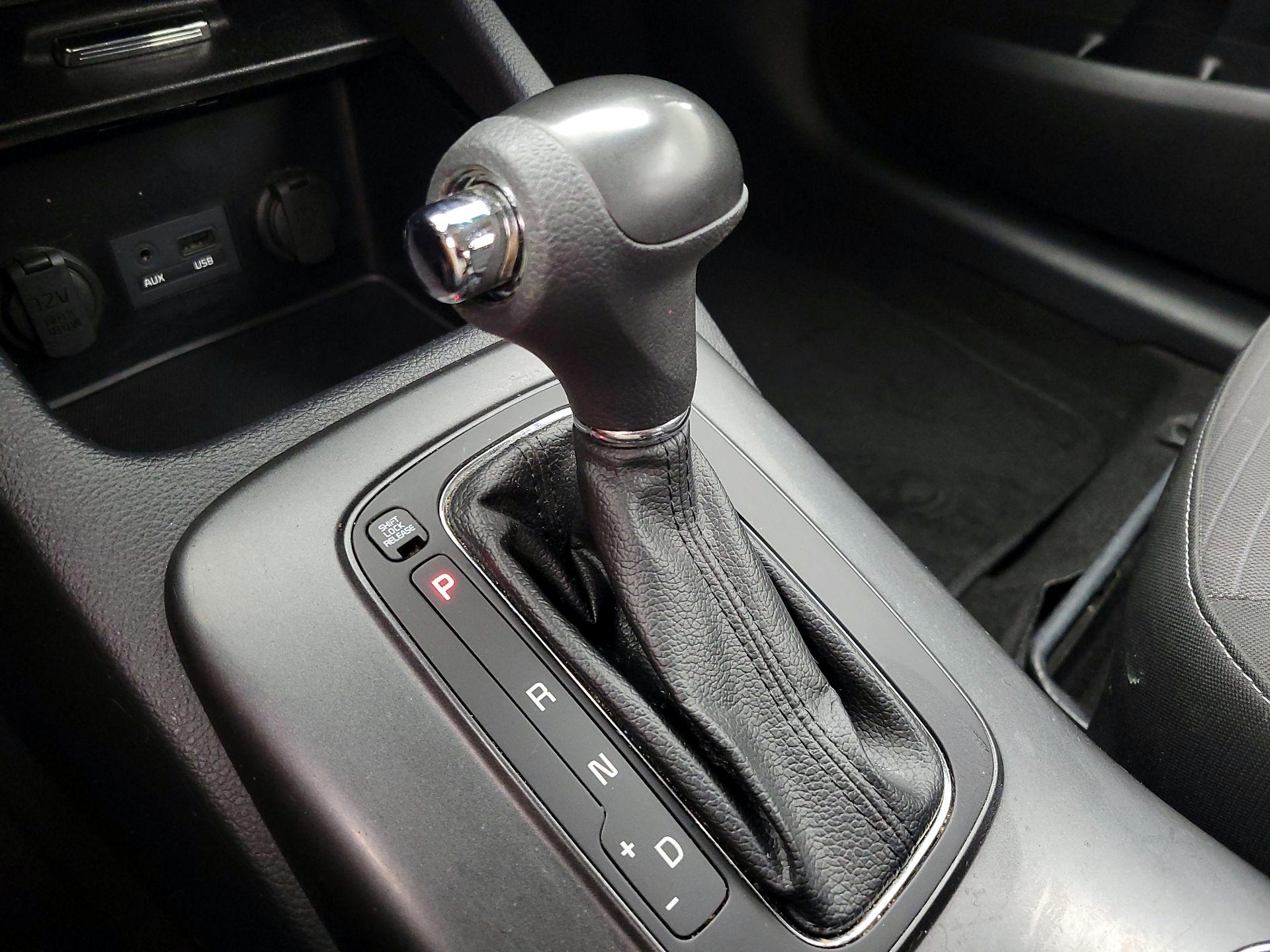 Thumbnail: 2015 Kia Forte - 16