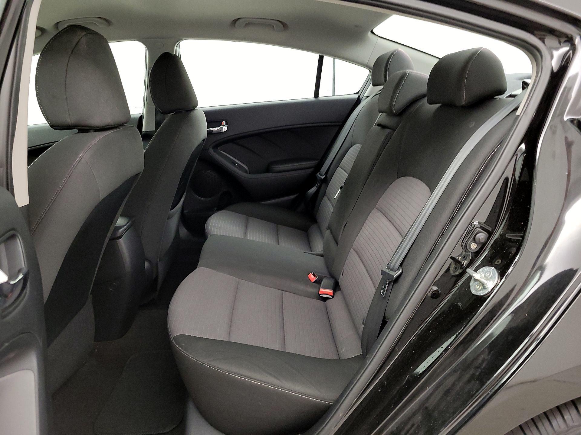 Thumbnail: 2015 Kia Forte - 18