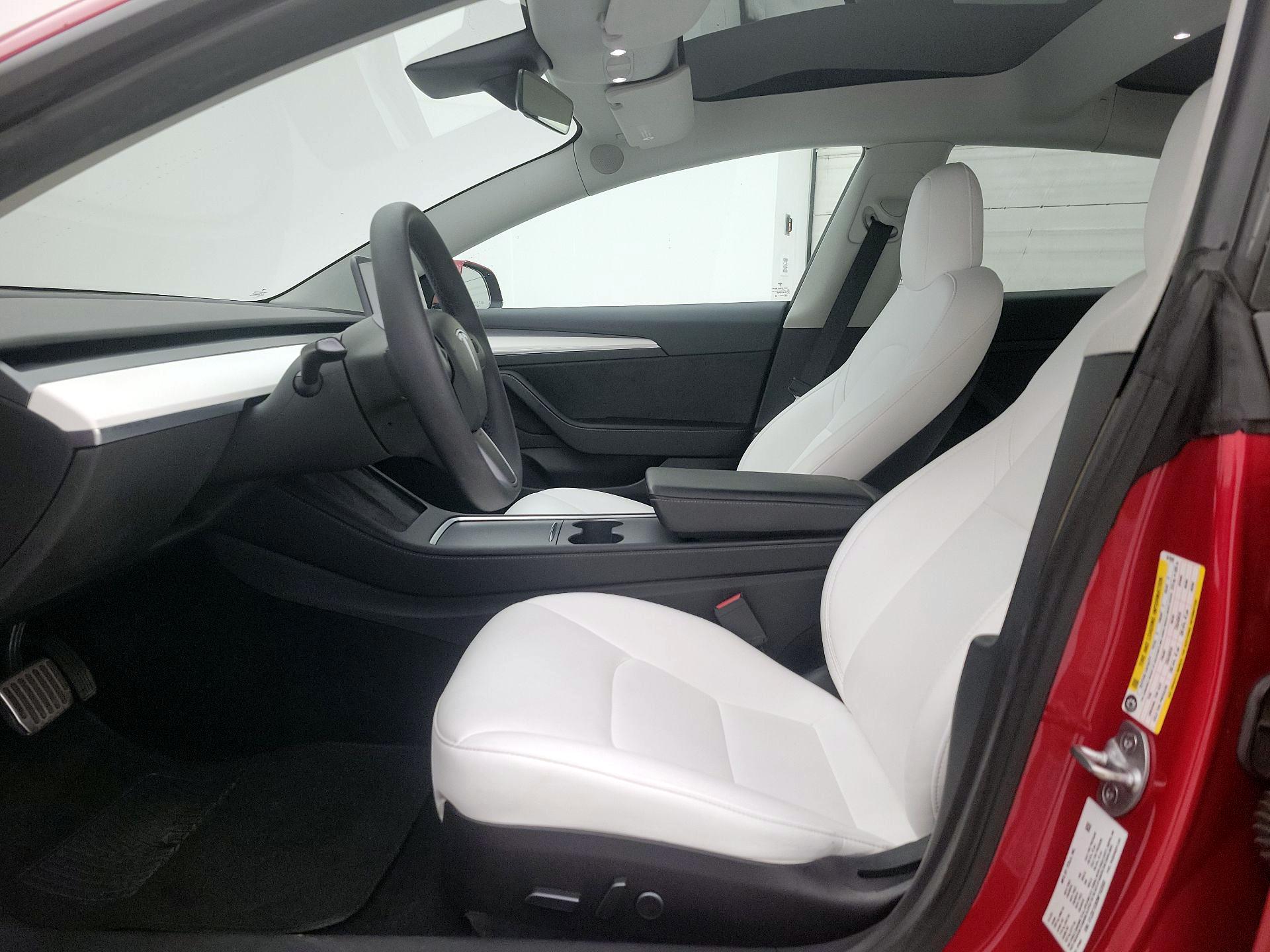 Thumbnail: 2022 Tesla Model 3 - 11