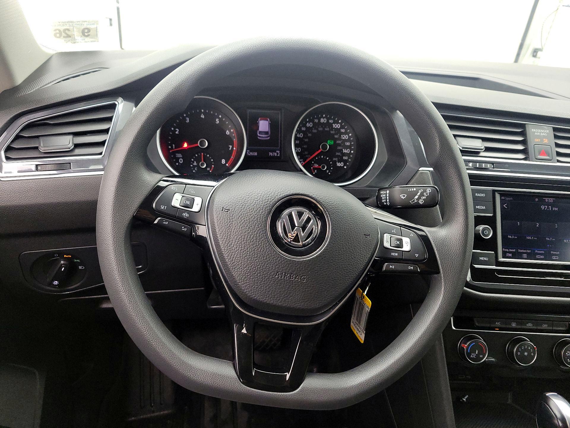 Thumbnail: 2021 Volkswagen Tiguan - 10