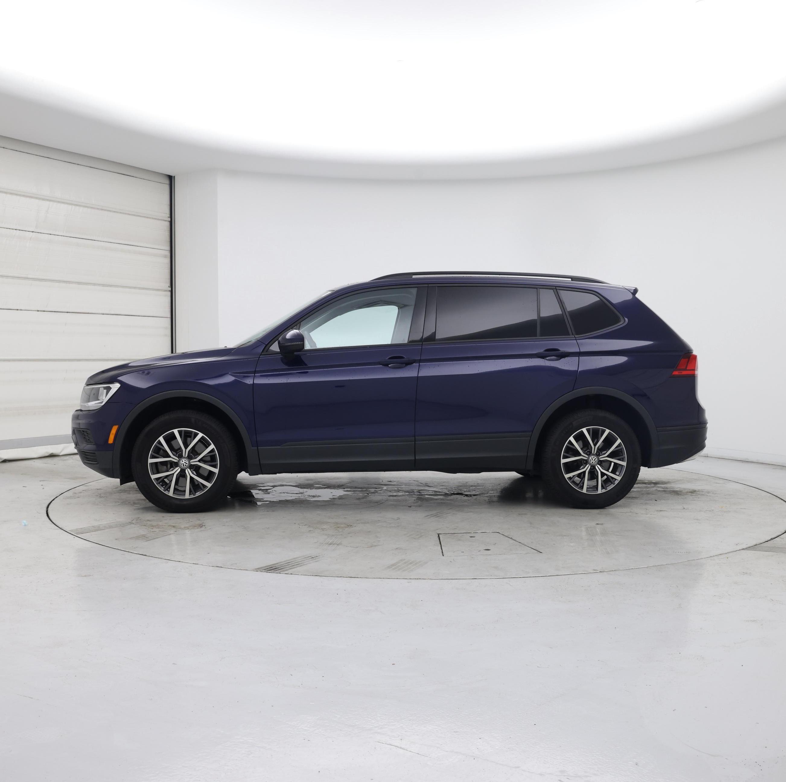Thumbnail: 2021 Volkswagen Tiguan - 3