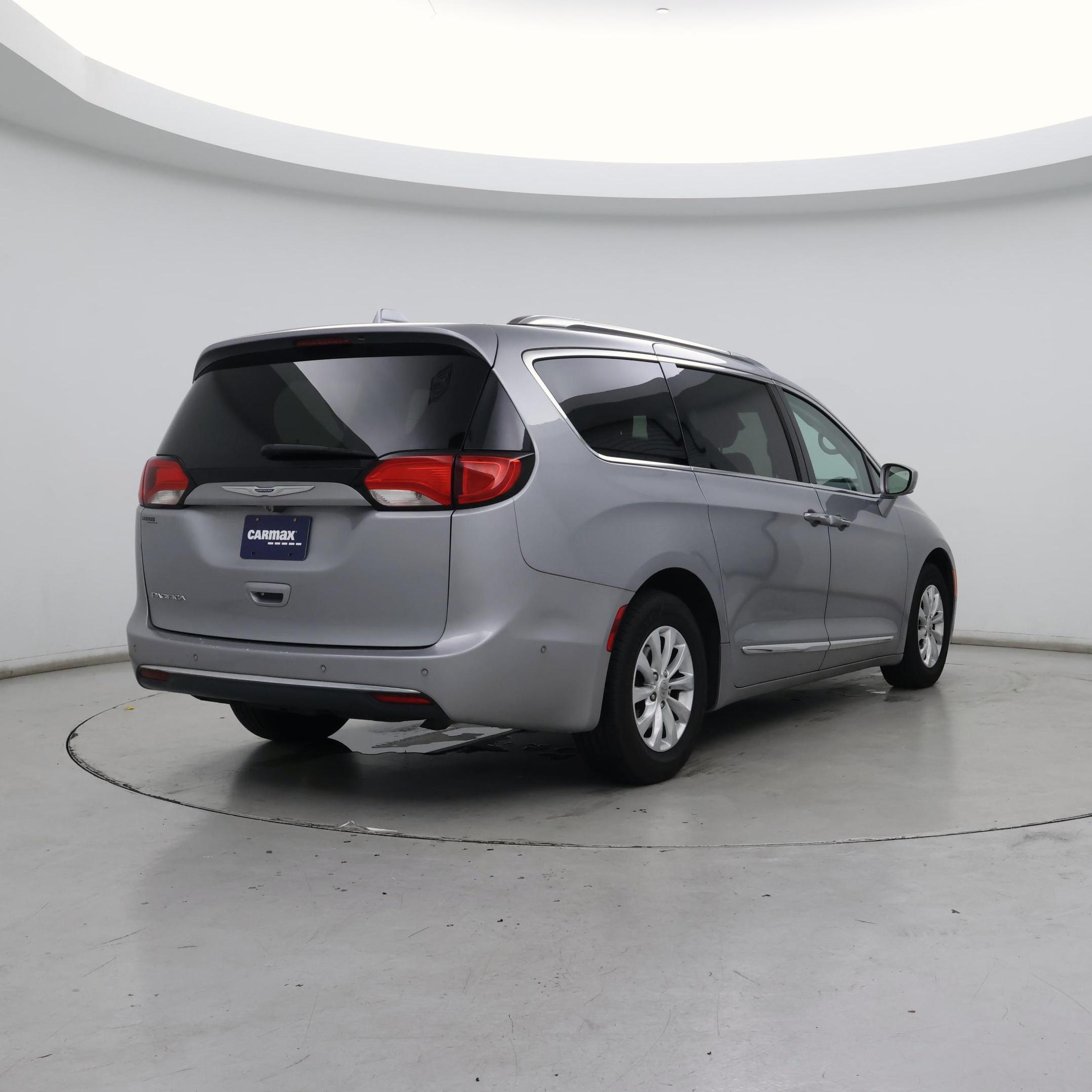 Thumbnail: 2020 Chrysler Pacifica - 8