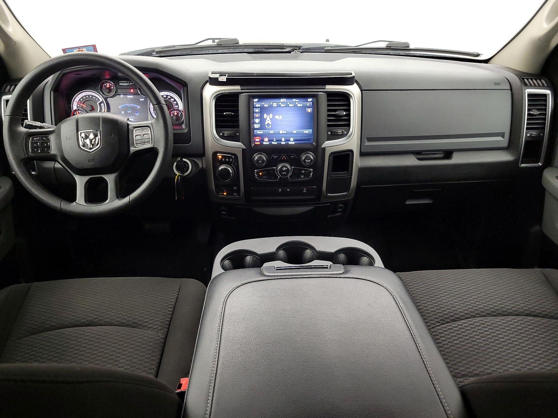 Thumbnail: 2020 RAM 1500 Classic - 9