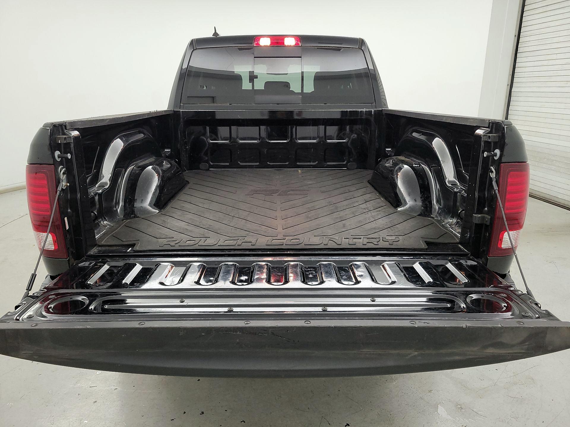 Thumbnail: 2020 RAM 1500 Classic - 19