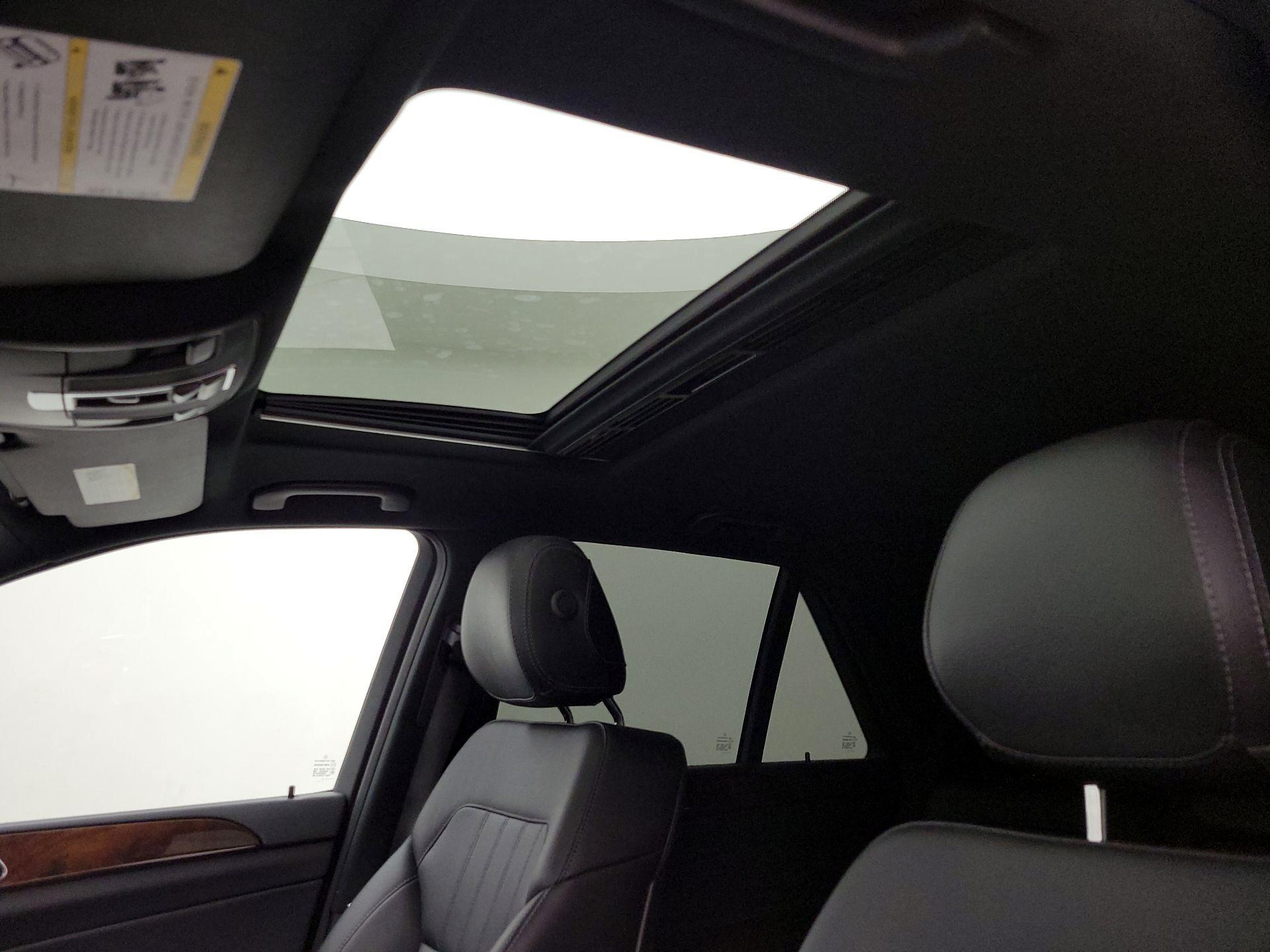 Thumbnail: 2016 Mercedes-Benz GLE - 20