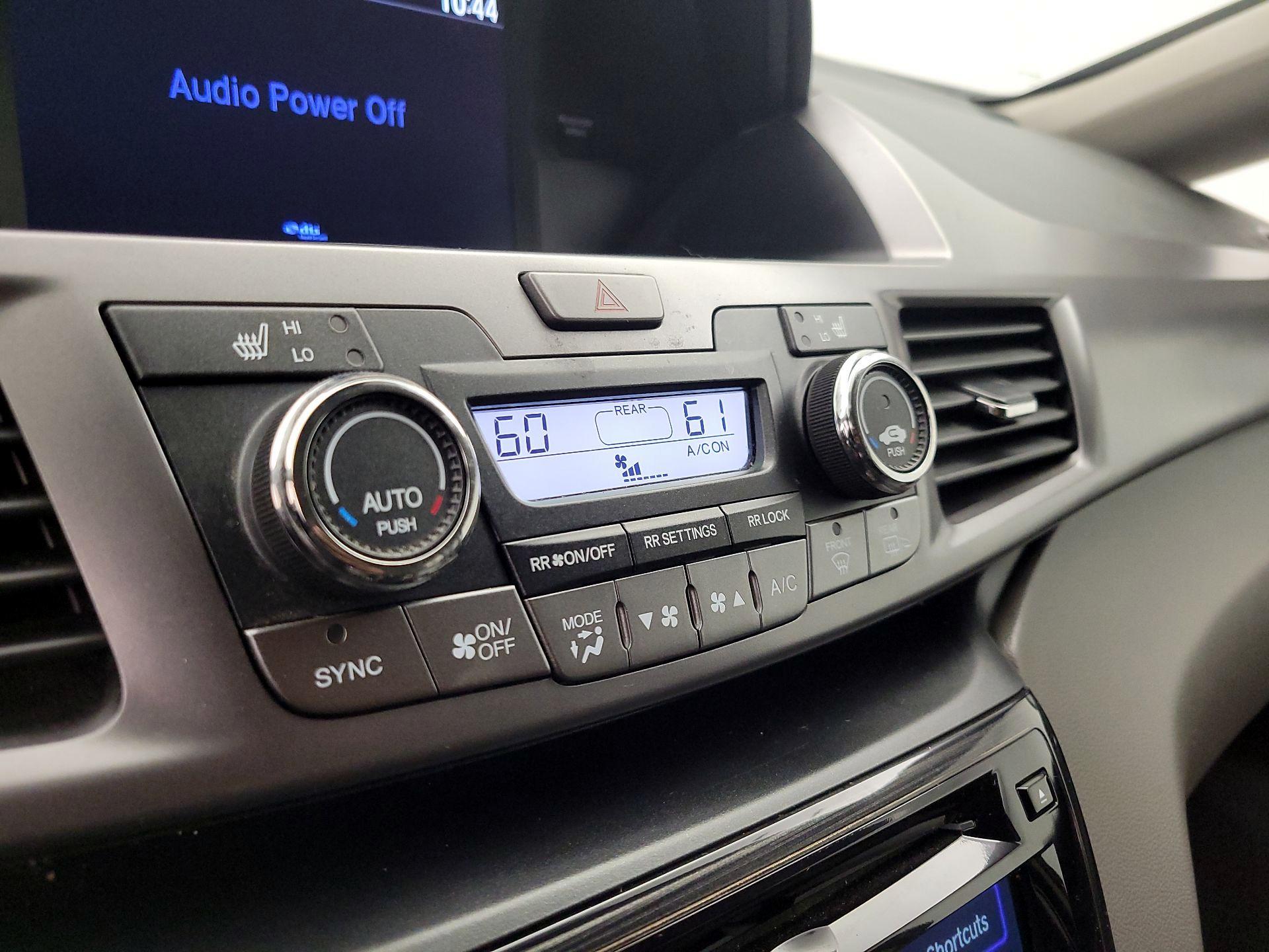 Thumbnail: 2014 Honda Odyssey - 16
