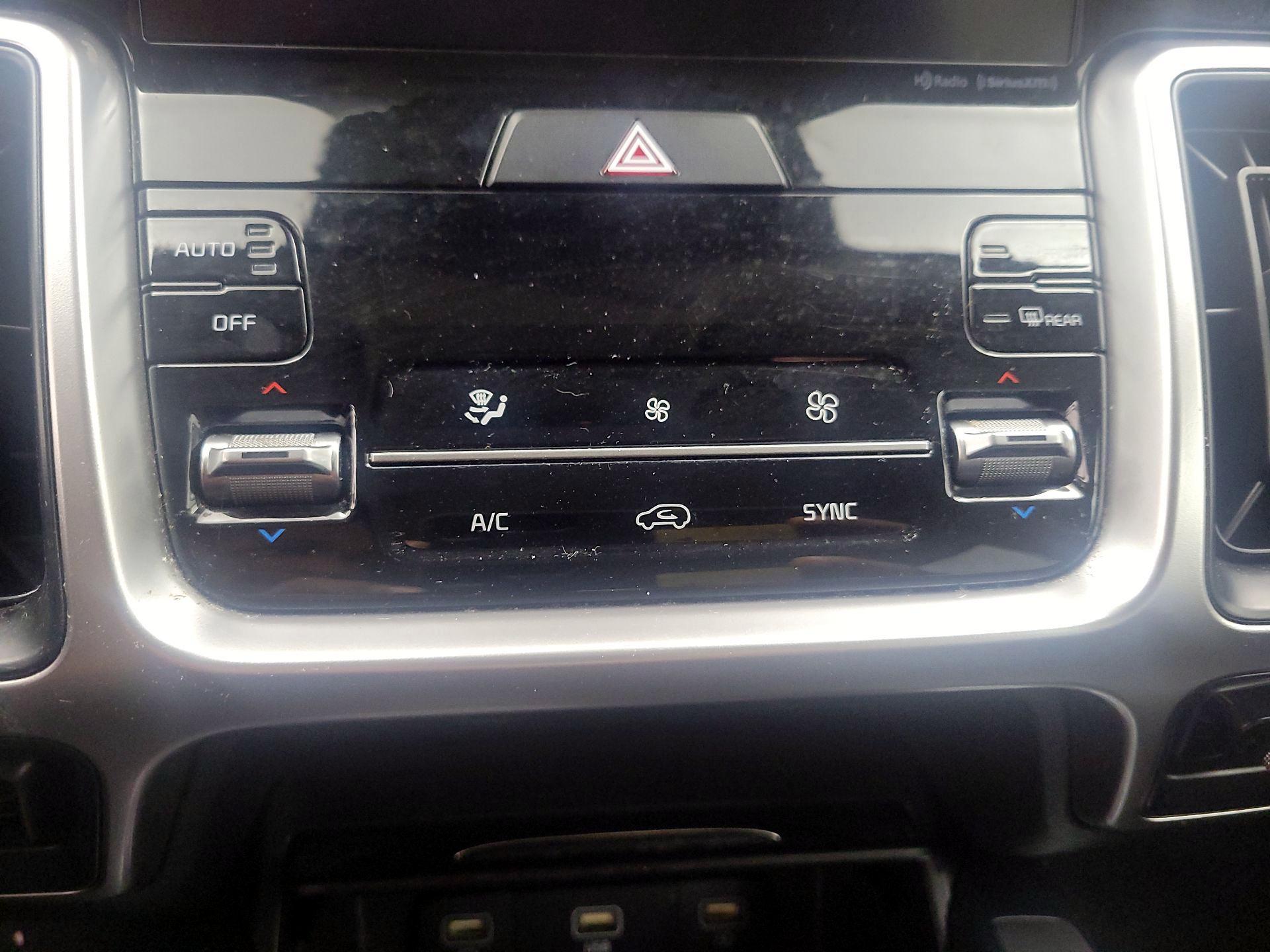 Thumbnail: 2021 Kia Sorento - 16