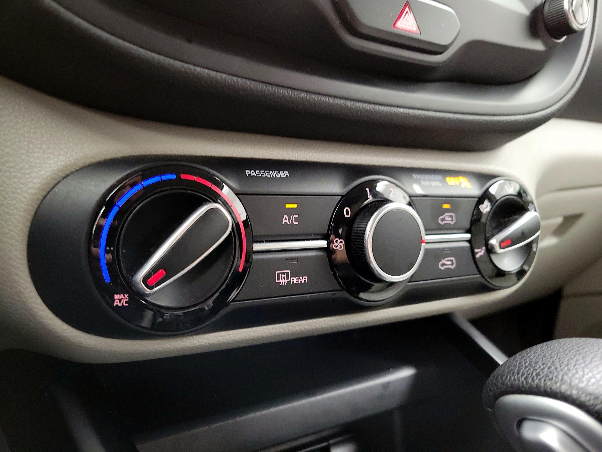 Thumbnail: 2020 Kia Soul - 16