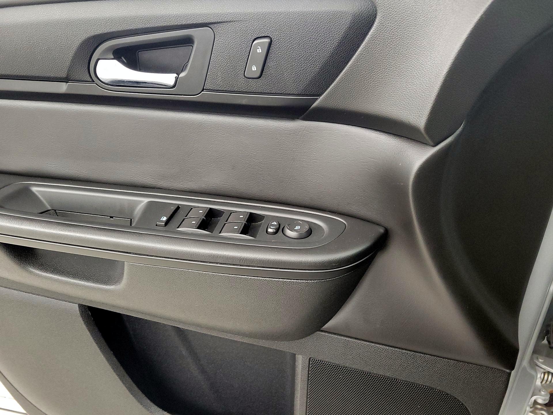 Thumbnail: 2015 Chevrolet Traverse - 12