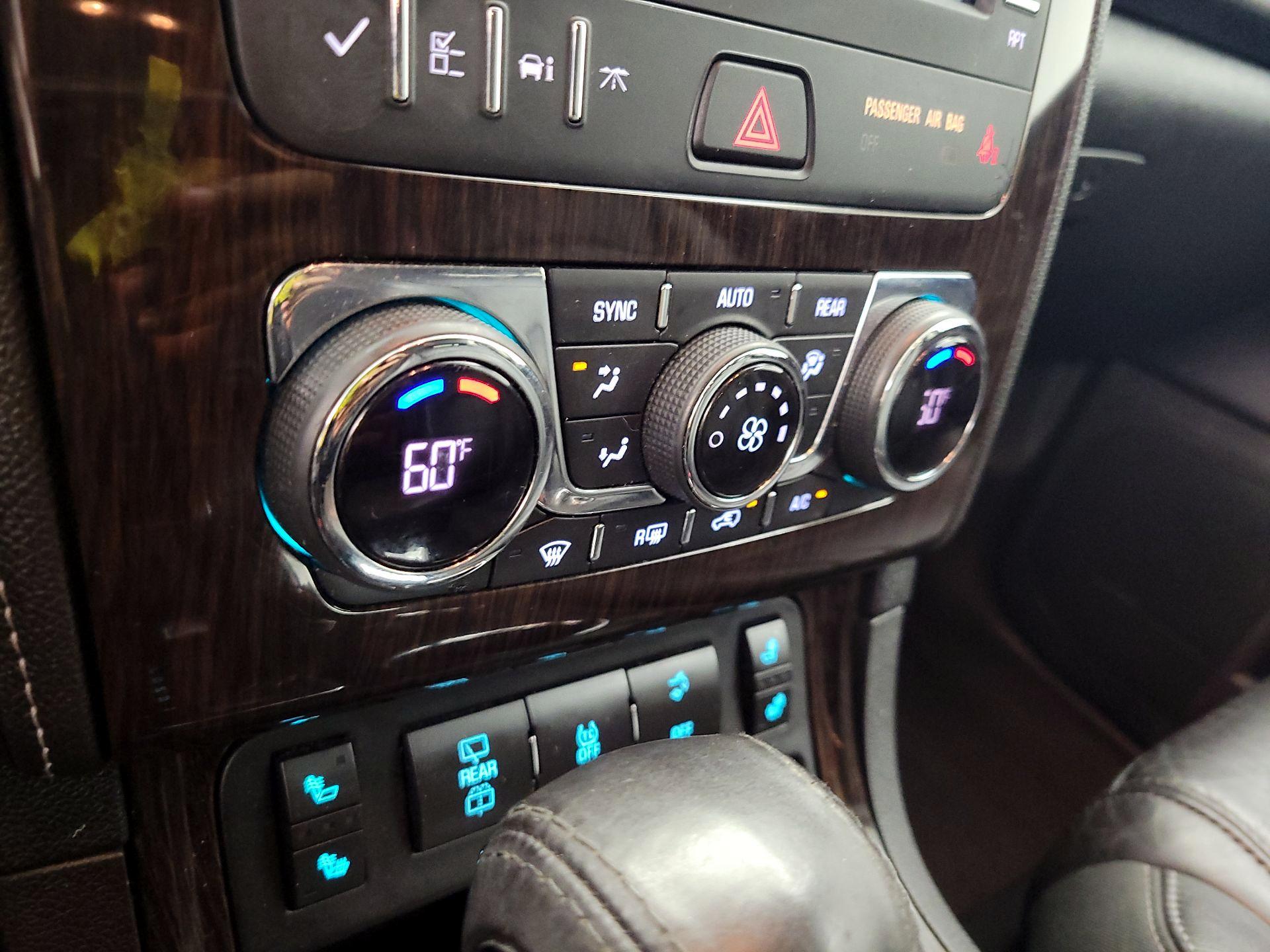 Thumbnail: 2015 Chevrolet Traverse - 16