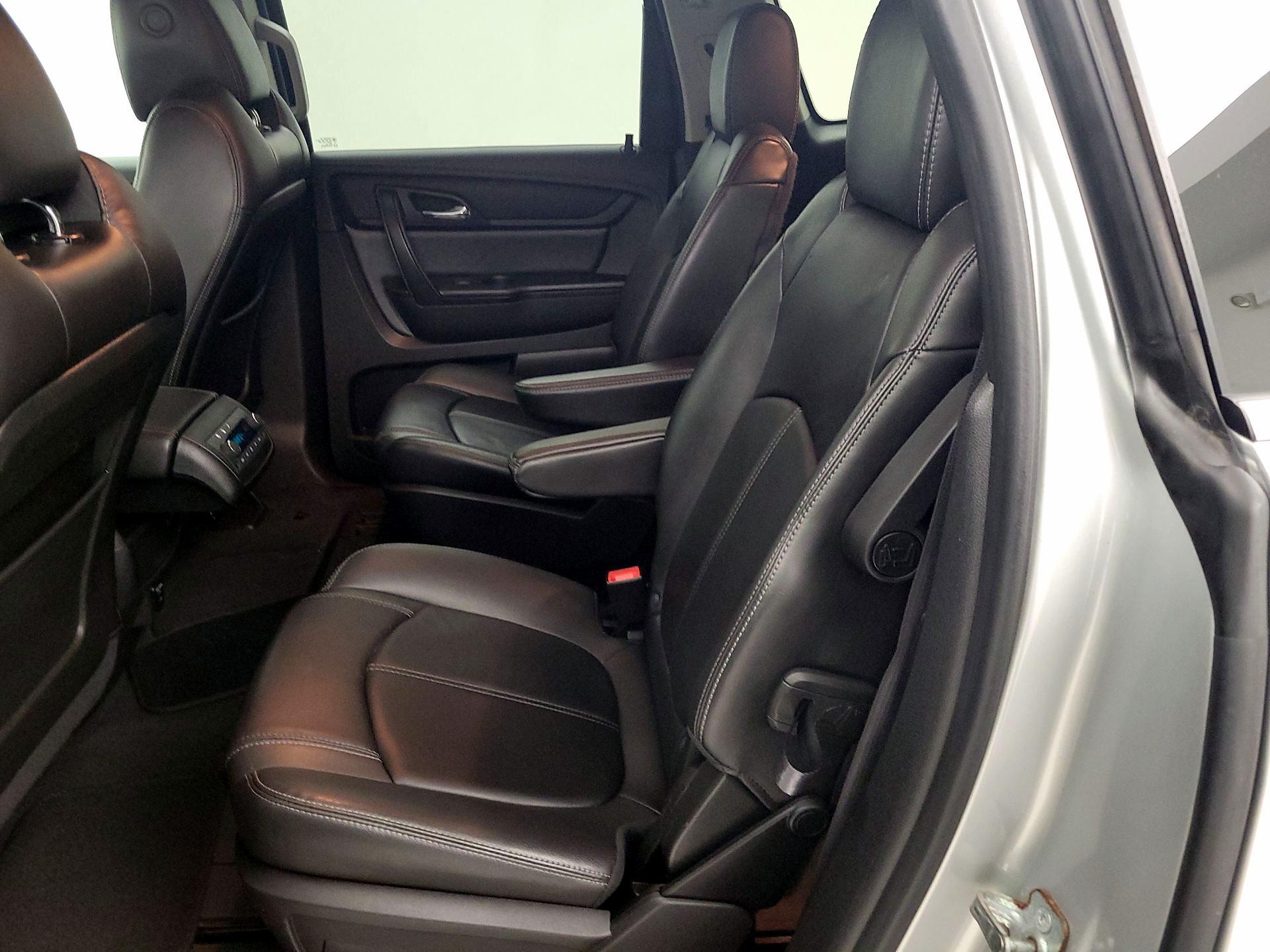 Thumbnail: 2015 Chevrolet Traverse - 18