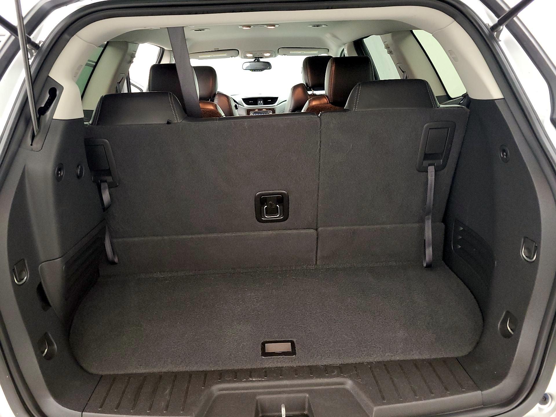 Thumbnail: 2015 Chevrolet Traverse - 20
