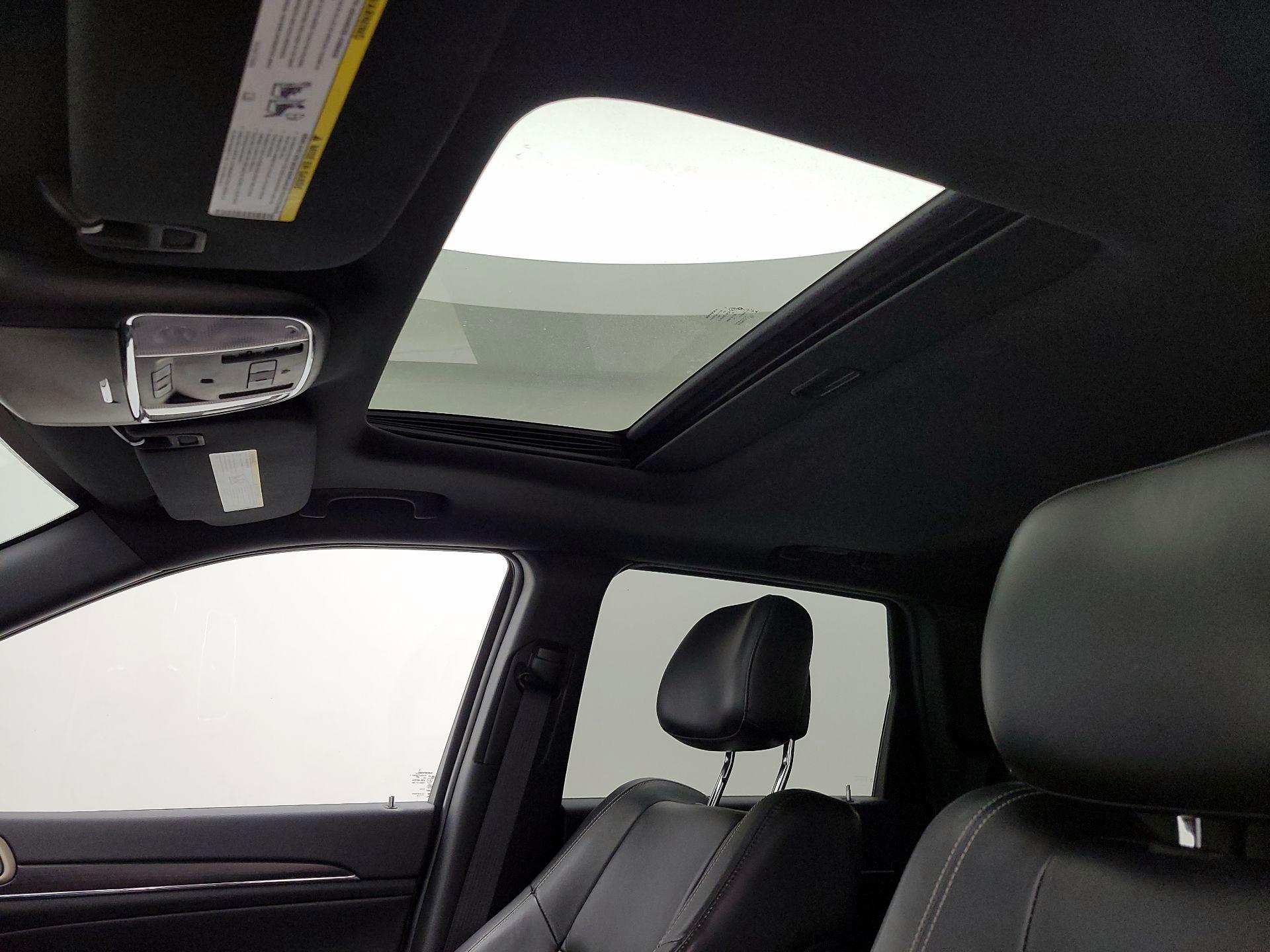 Thumbnail: 2014 Jeep Grand Cherokee - 20
