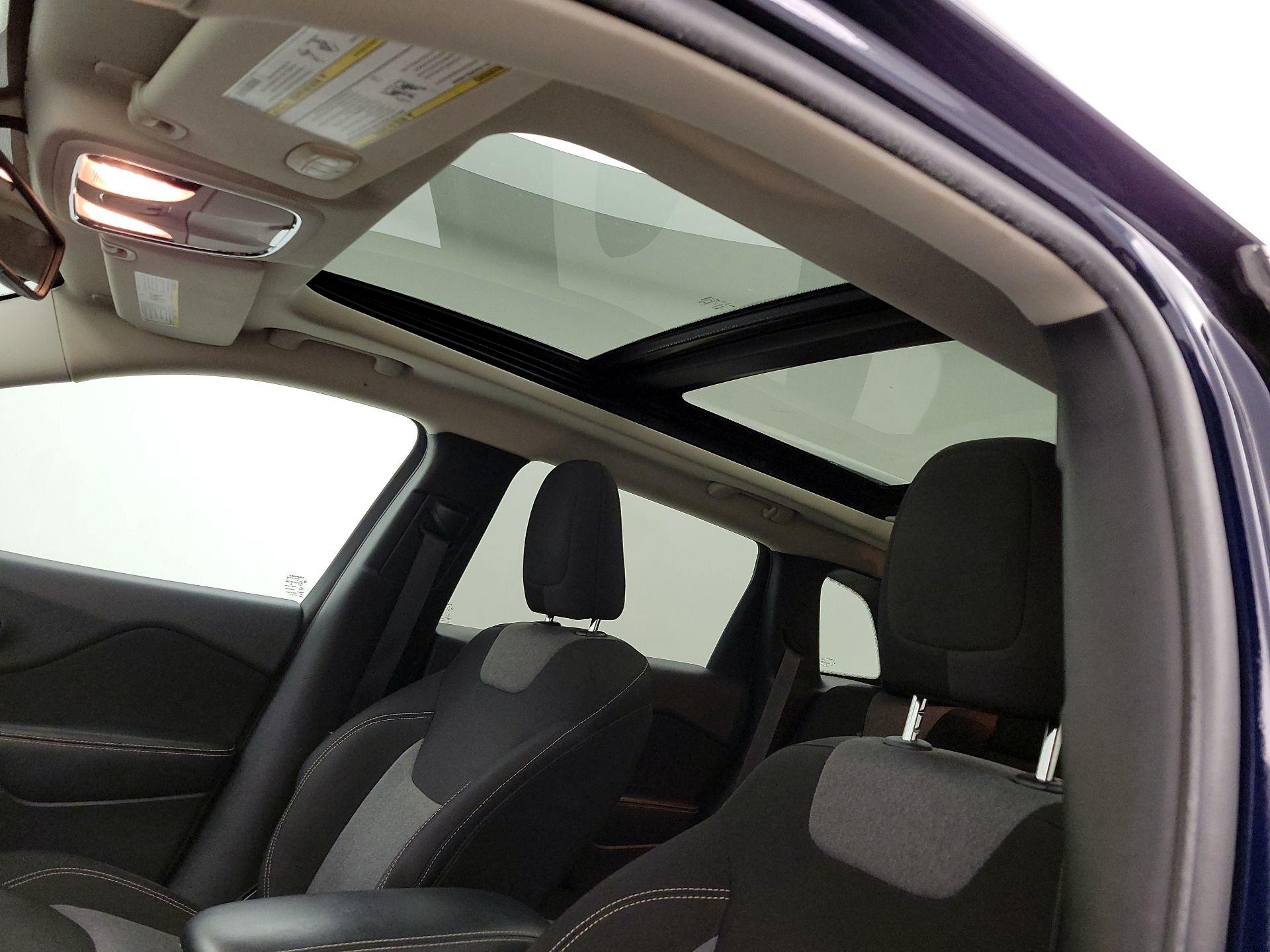 Thumbnail: 2014 Jeep Cherokee - 19
