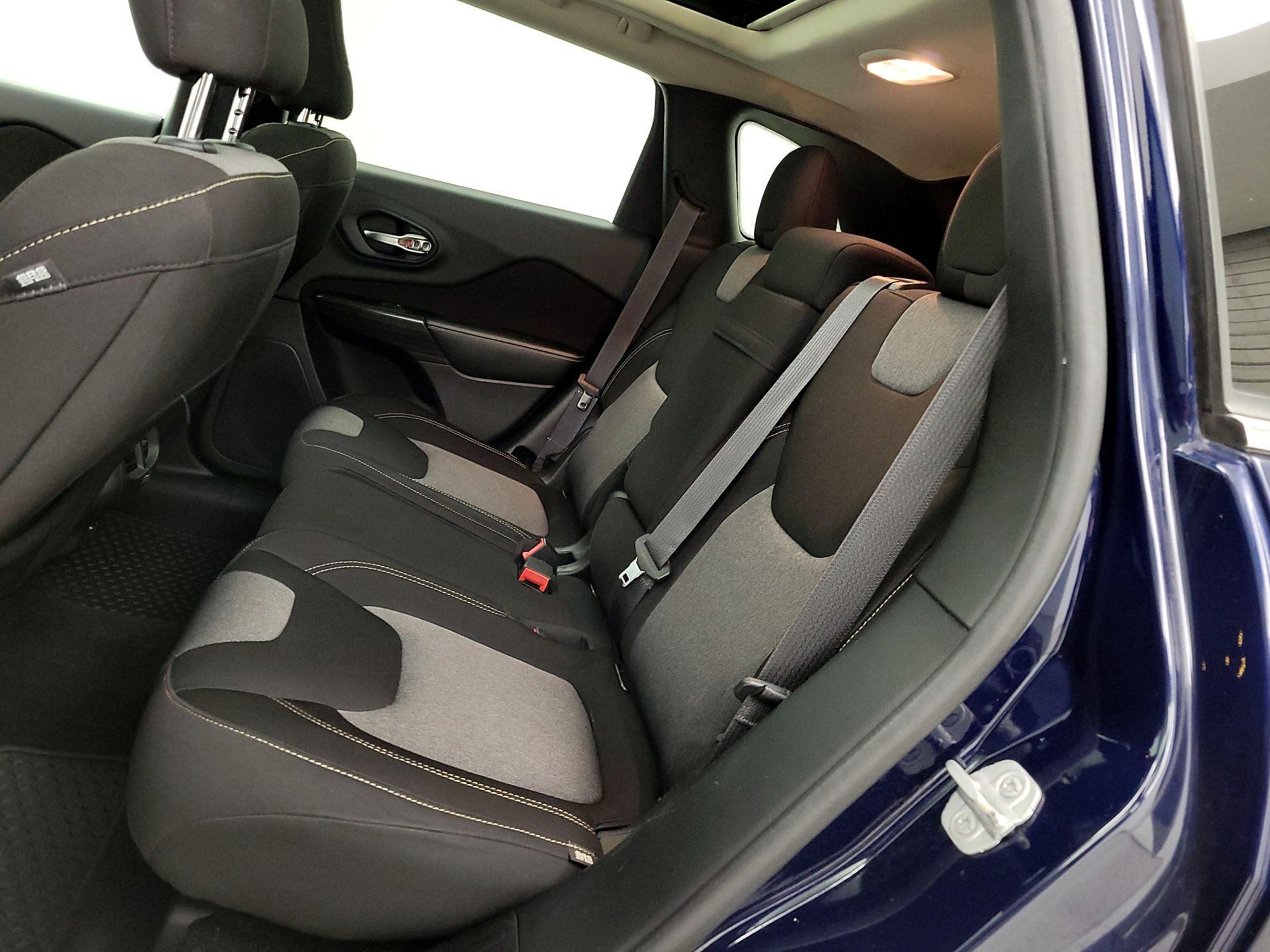 Thumbnail: 2014 Jeep Cherokee - 20