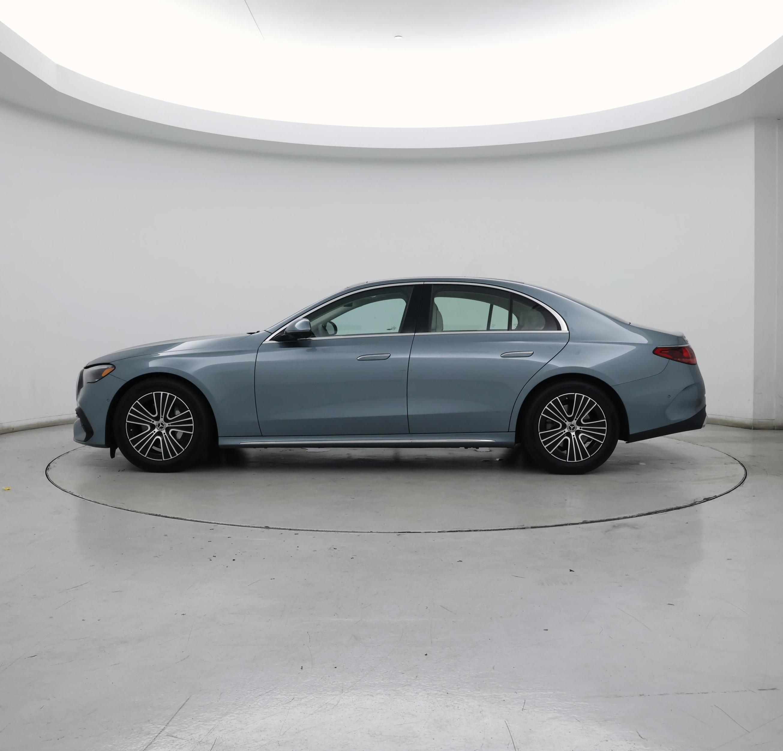Thumbnail: 2024 Mercedes-Benz E-Class - 3