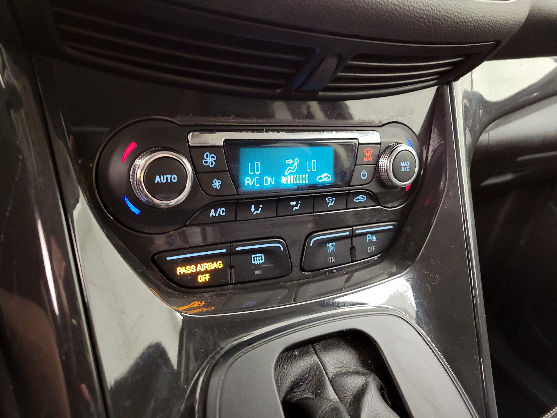 Thumbnail: 2016 Ford Escape - 16