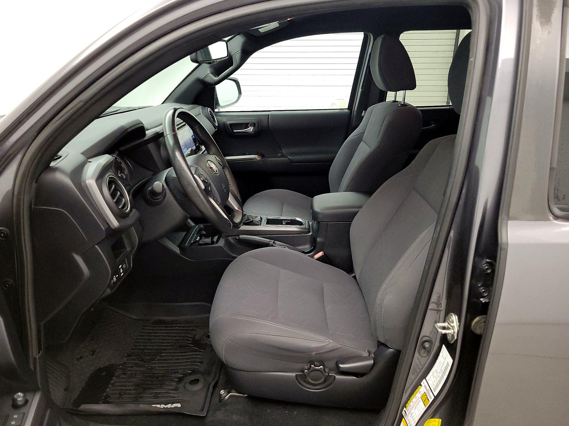 Thumbnail: 2019 Toyota Tacoma - 11