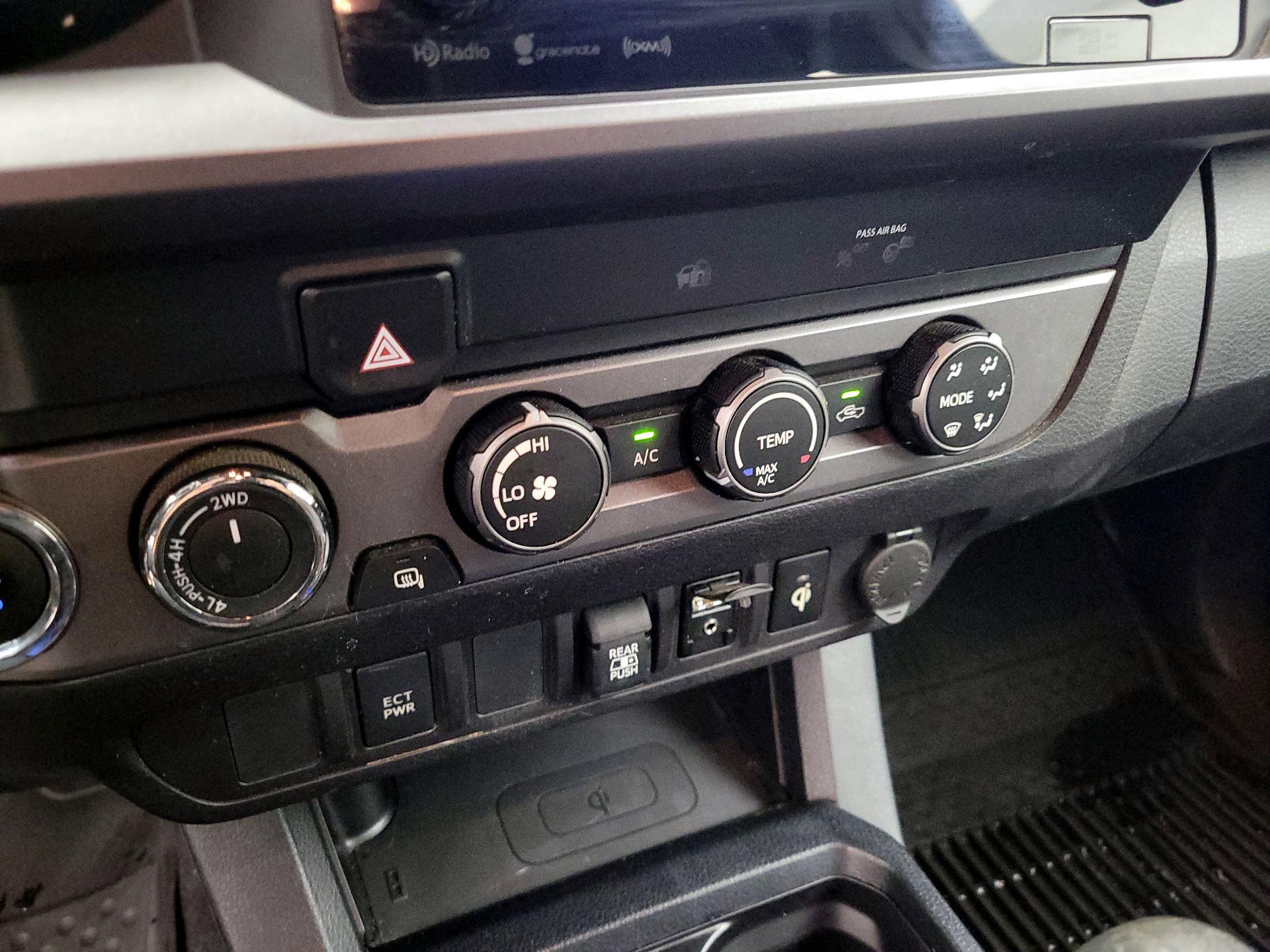 Thumbnail: 2019 Toyota Tacoma - 16