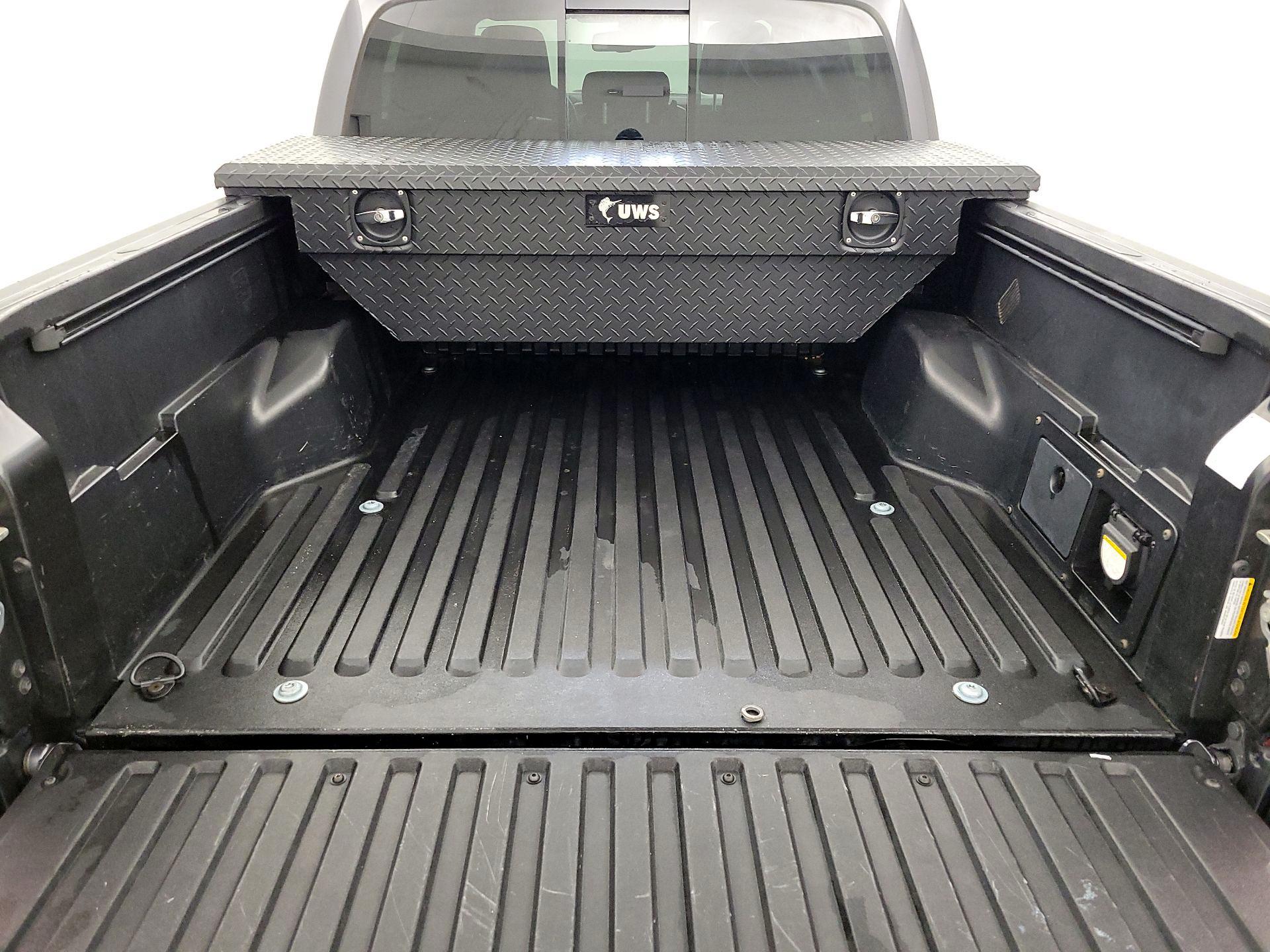 Thumbnail: 2019 Toyota Tacoma - 20